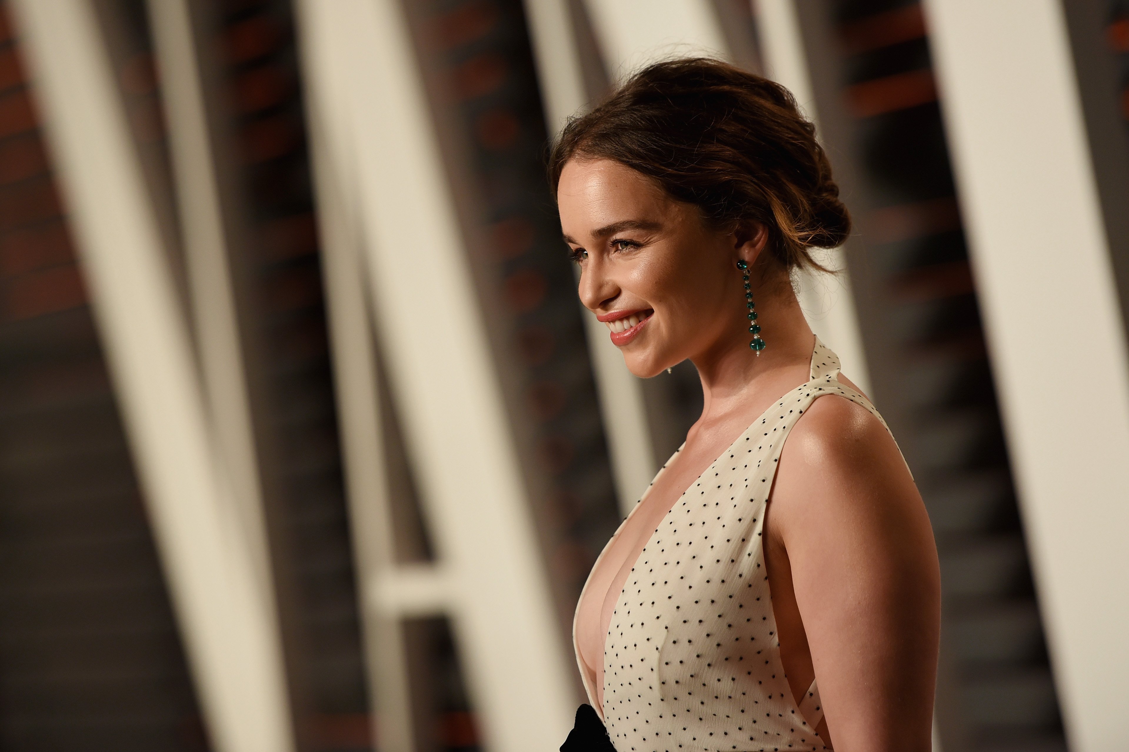 Wallpapers Emilia Clarke grin dress on the desktop