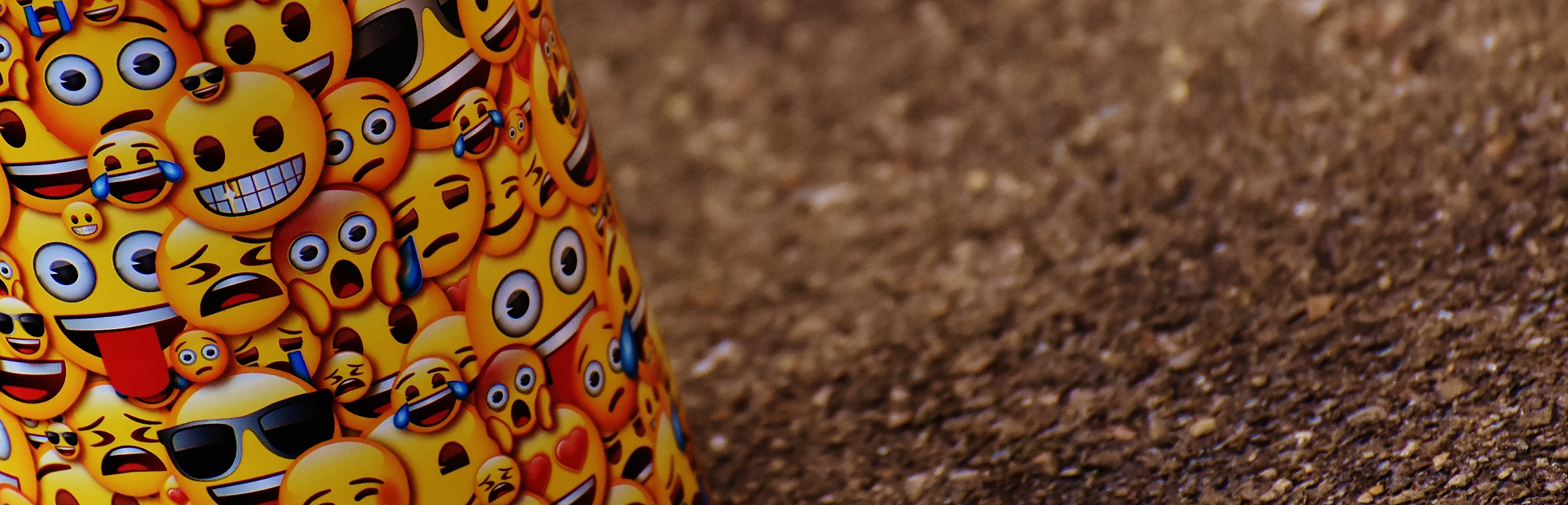 桌面上的壁纸春季 肤色 土壤