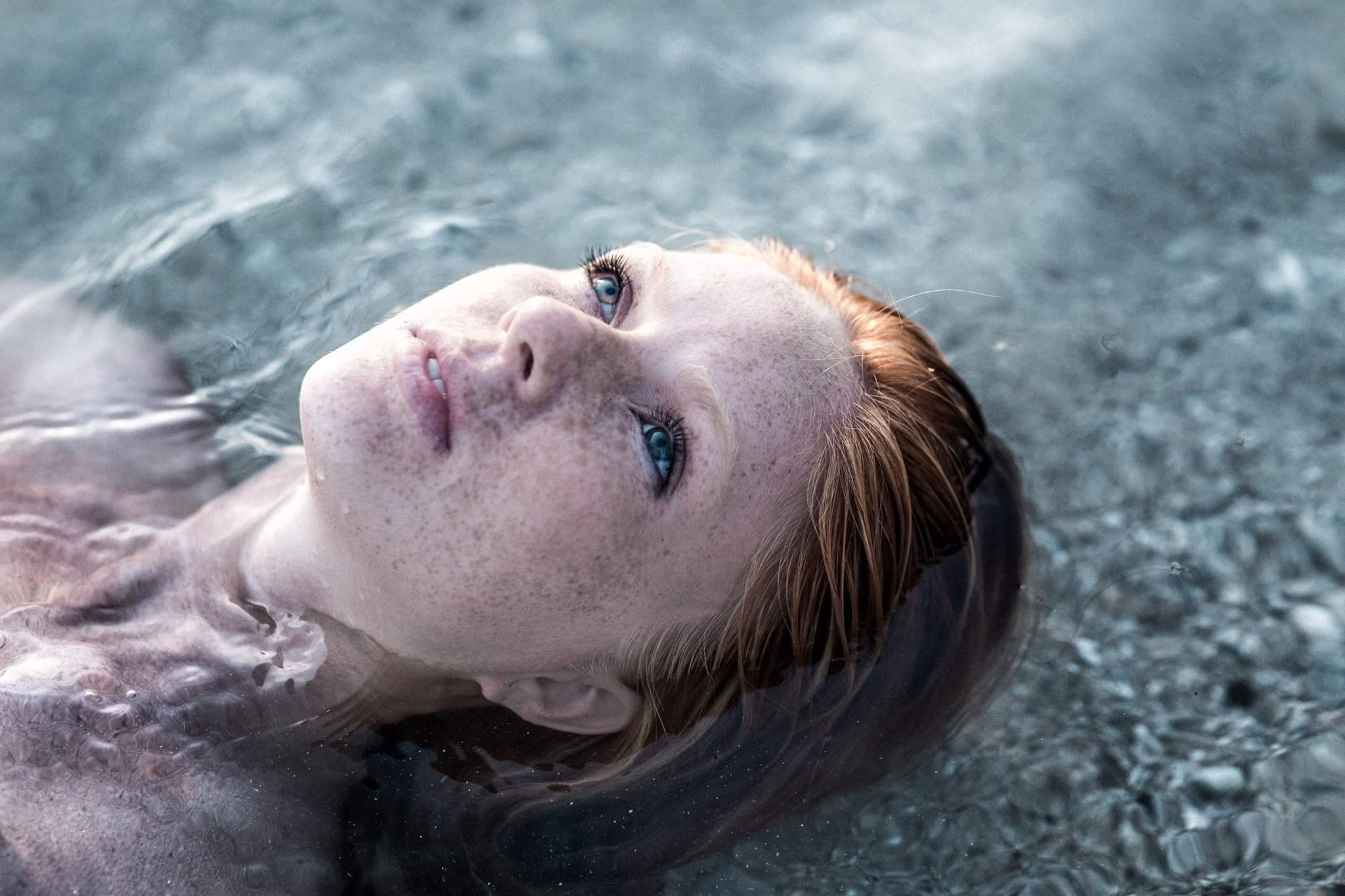 Оказание первой помощи при удушье. Положение больного при затрудненном дыхании. Человек кашляет. Что делать при потере сознания. Почему человеку трудно дышать.