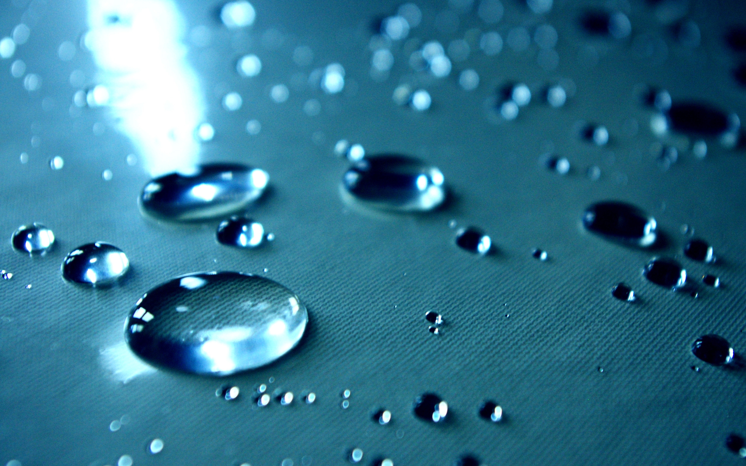 Wallpapers surface drops dew on the desktop