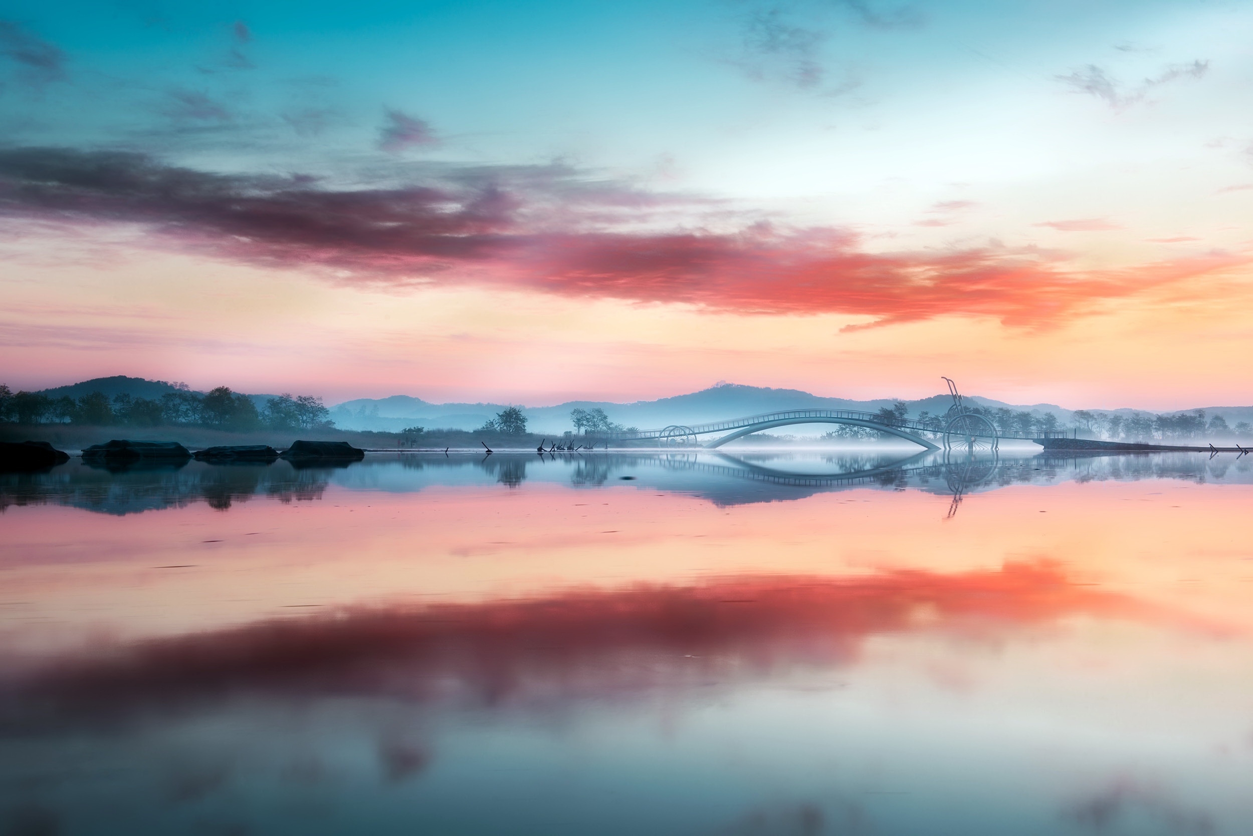 桌面上的壁纸烟雾 地貌 天空