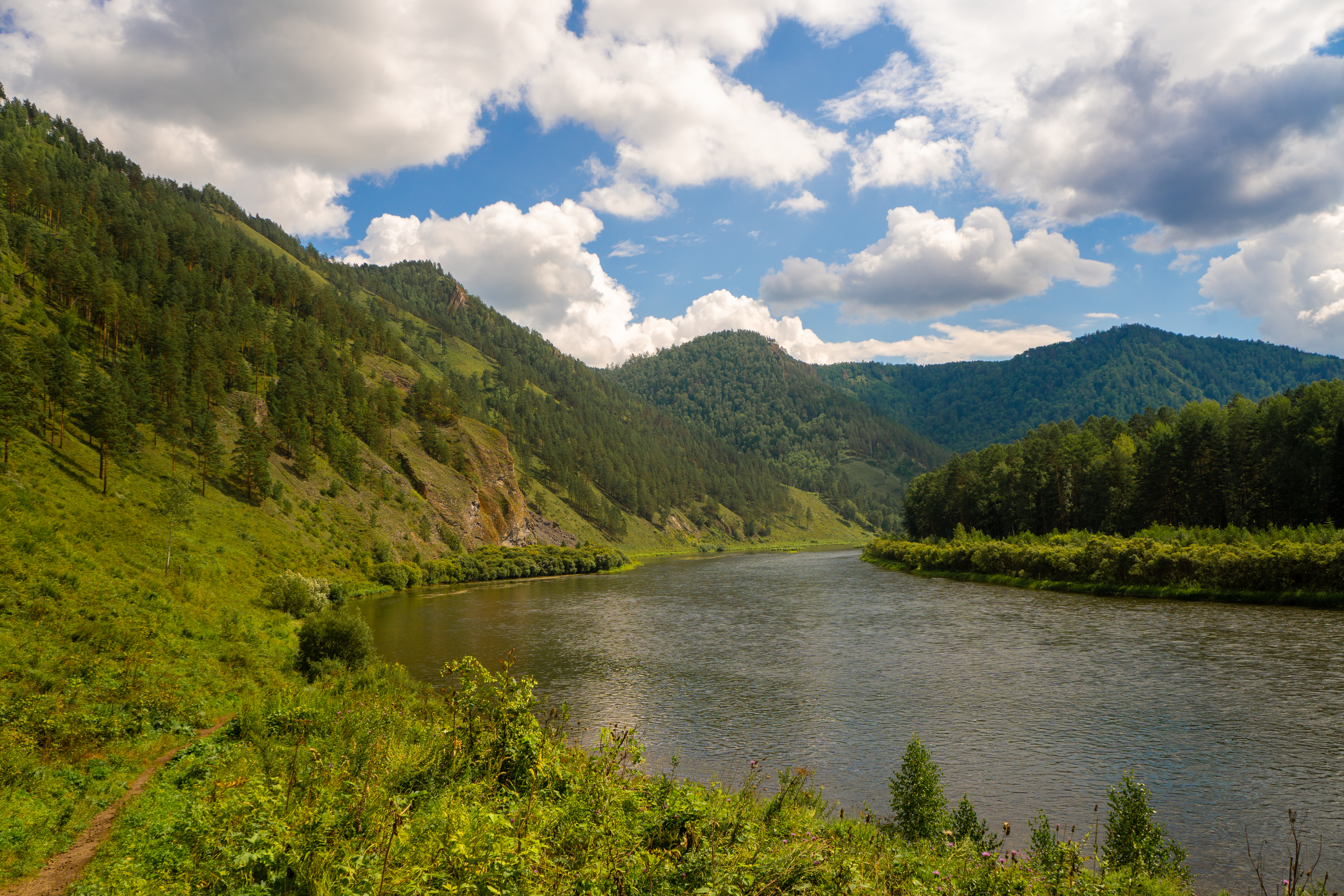 西伯利亚白天的曼斯卡亚环路