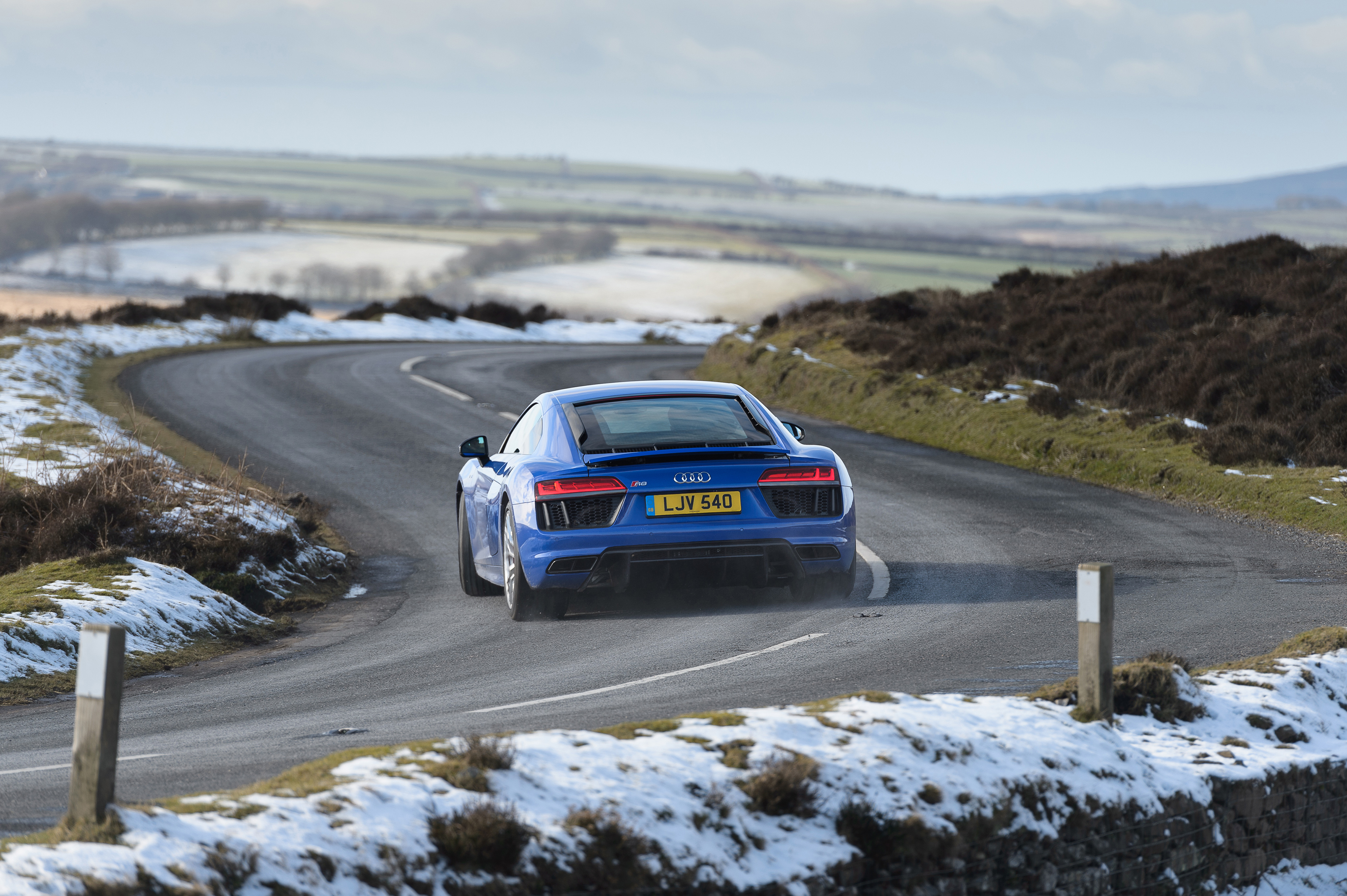 Wallpapers Audi R8 Audi blue car on the desktop