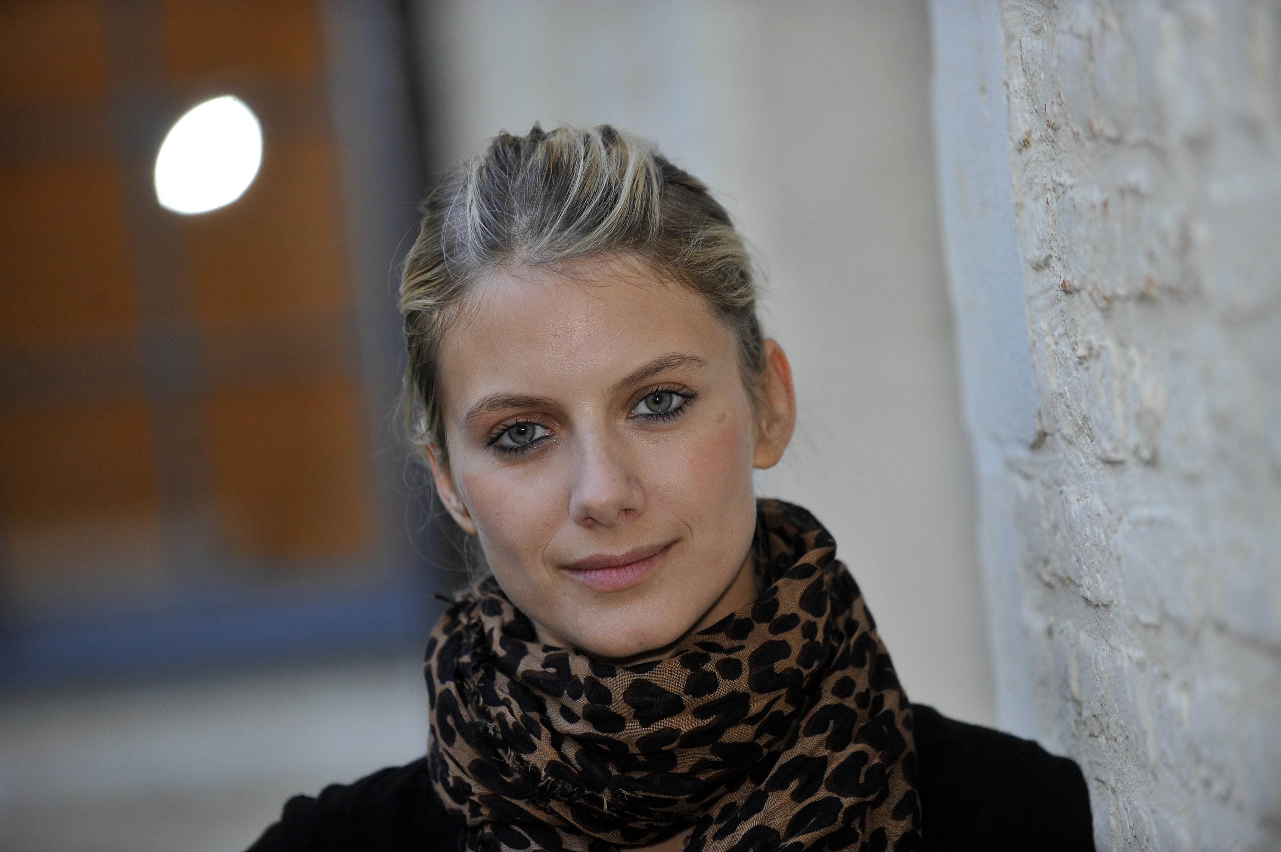 Wallpapers face women model on the desktop