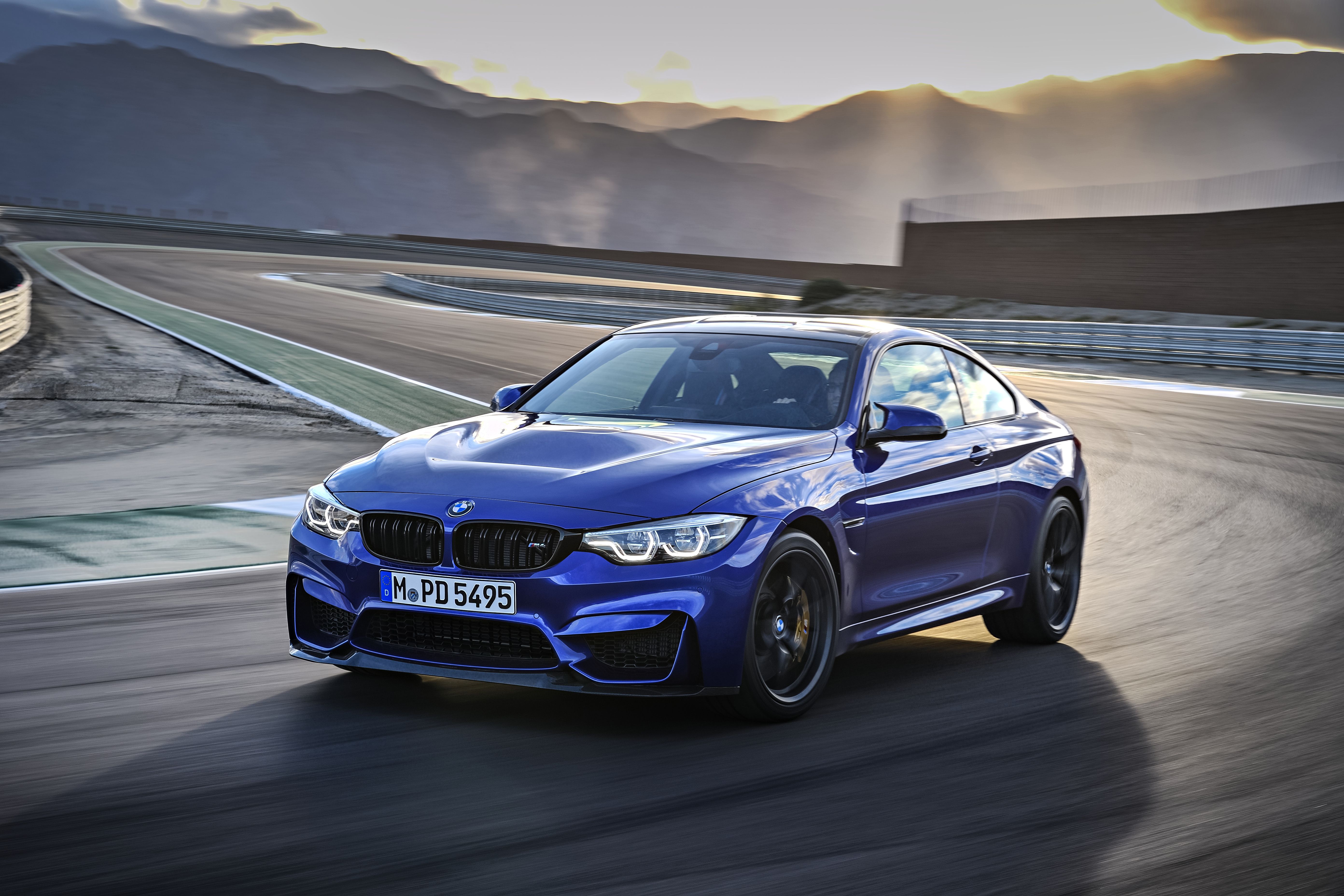 Обои BMW M4 CS машина синяя машина на рабочий стол