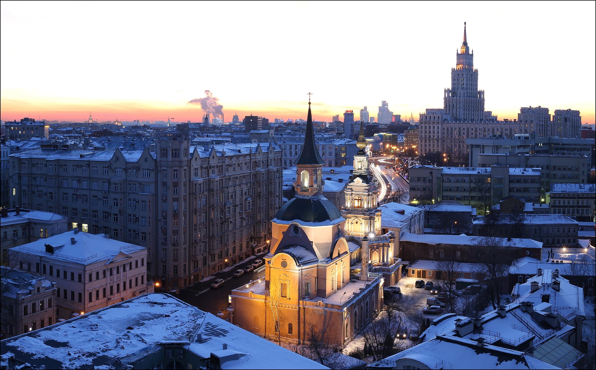 桌面上的壁纸新巴斯马尼亚大街上的冬日夕阳 莫斯科 俄罗斯