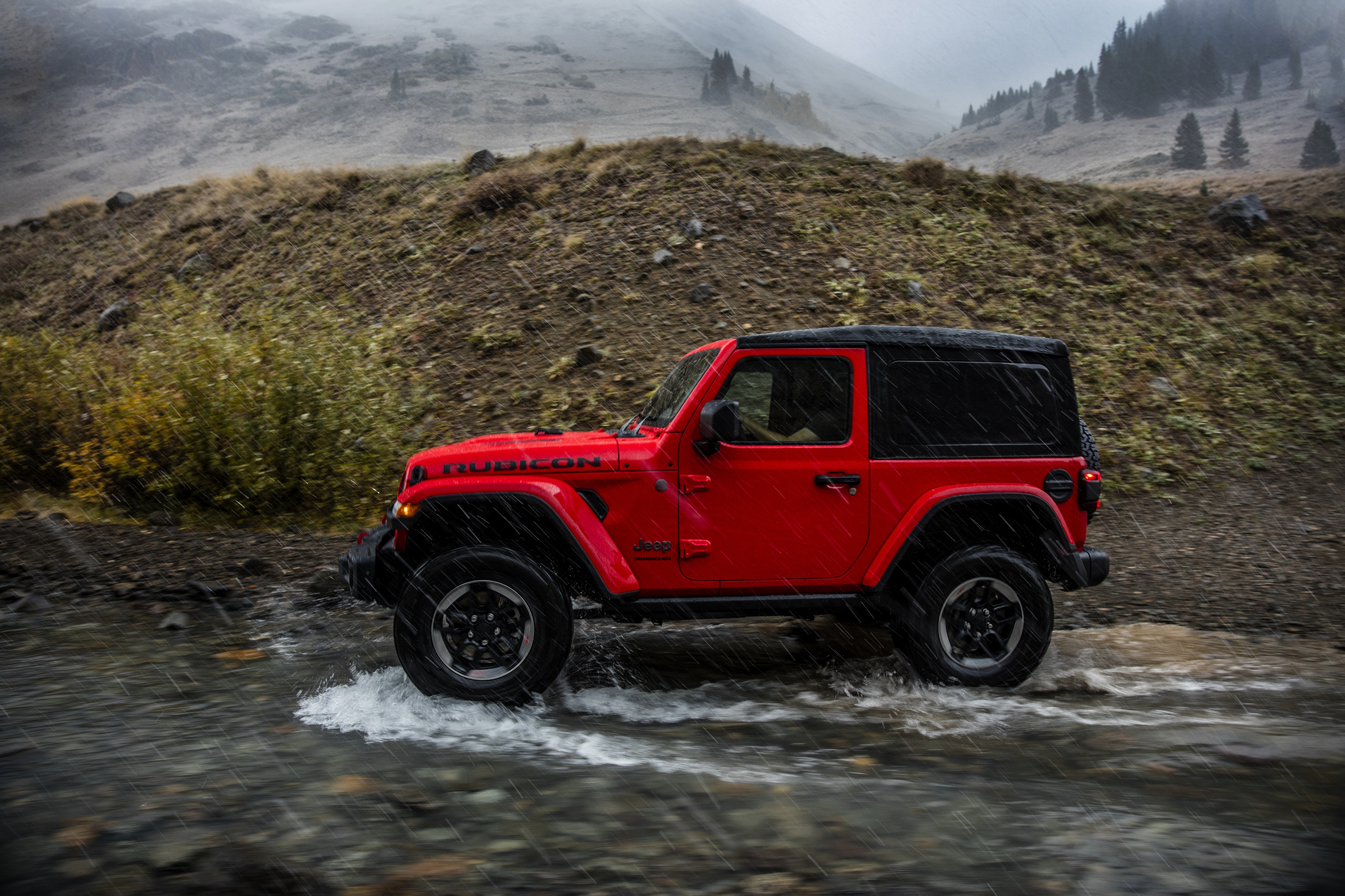 Обои обои jeep wrangler красная машина дождь на рабочий стол