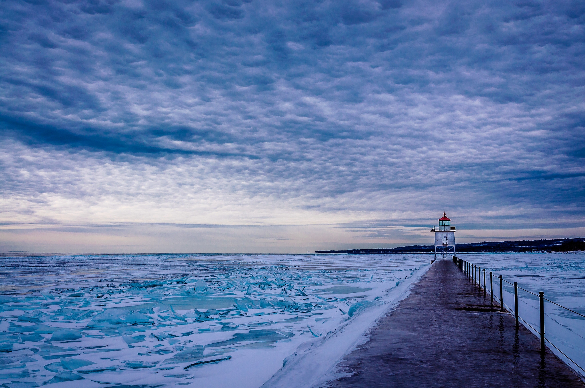 Обои Two Harbors Breakwater Lighthouse Minnesota Озеро Верхнее на рабочий стол