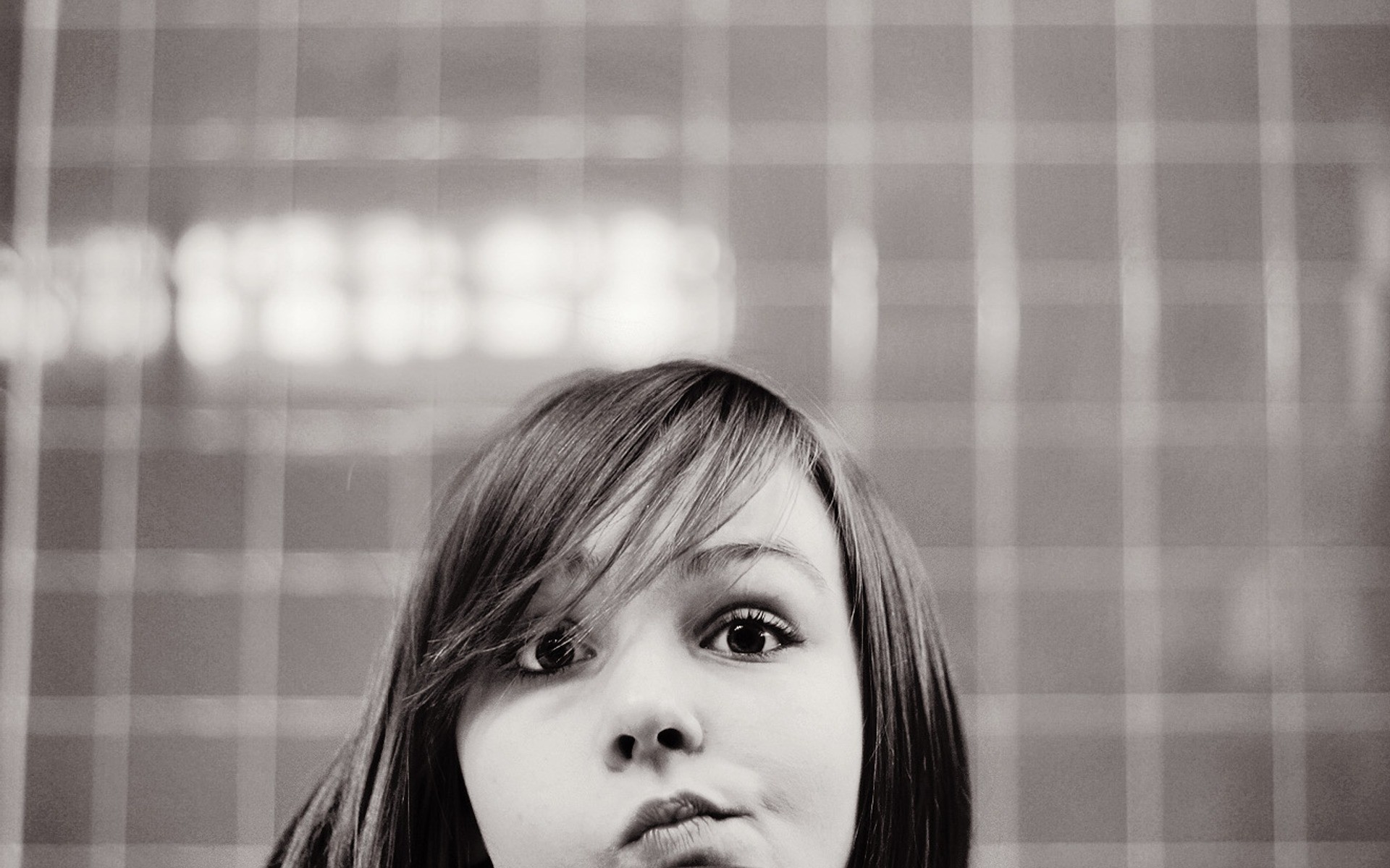 桌面上的壁纸脸 白色 黑