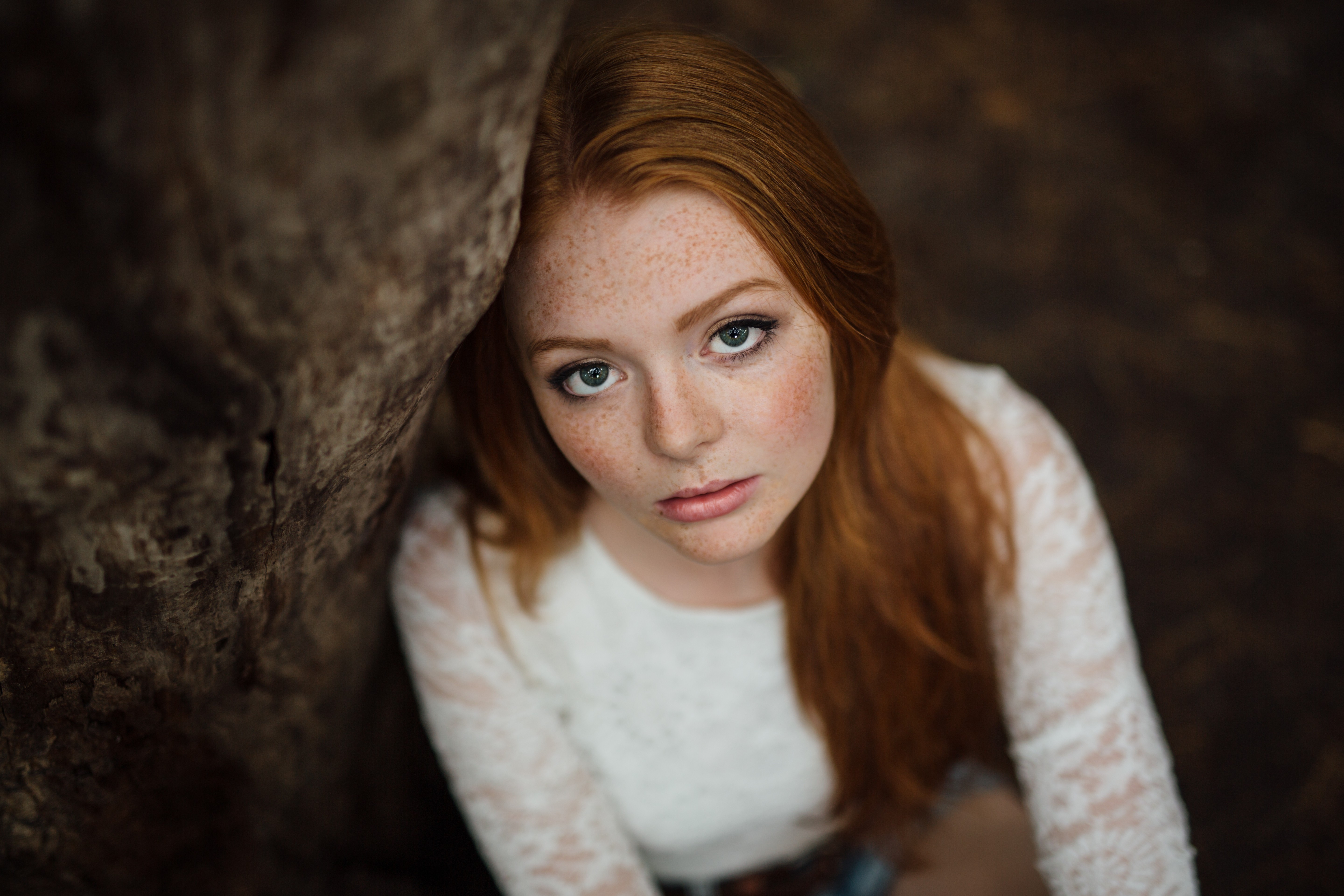 桌面上的壁纸脸 女性 红发