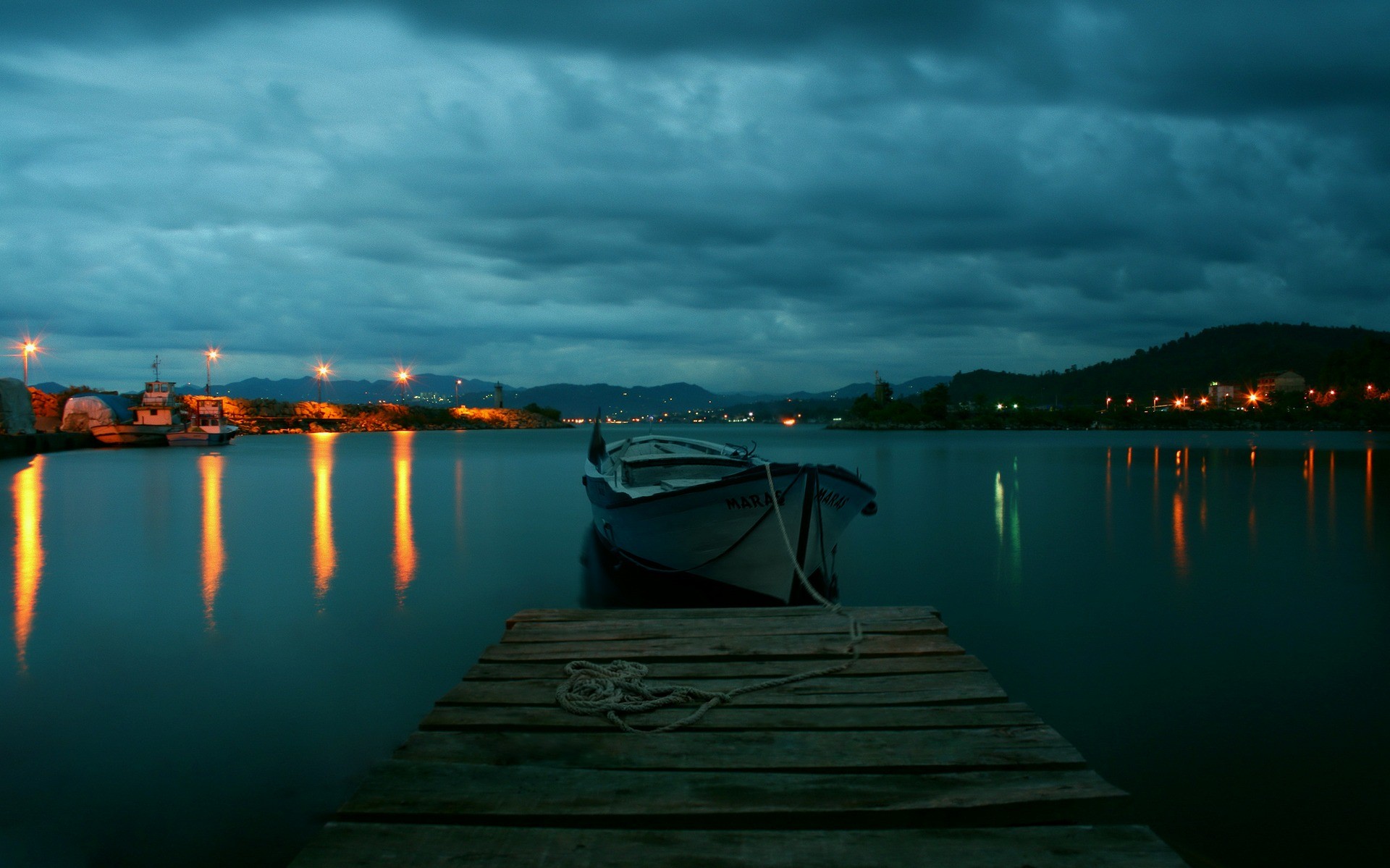 Wallpapers landscape lights boat on the desktop