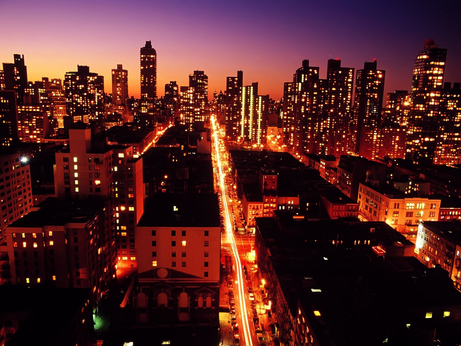 Ночной нью йорк. Картинка ночь в городе. Город ночью. Верхний ист сайд нью-йорк. Ночная улица.