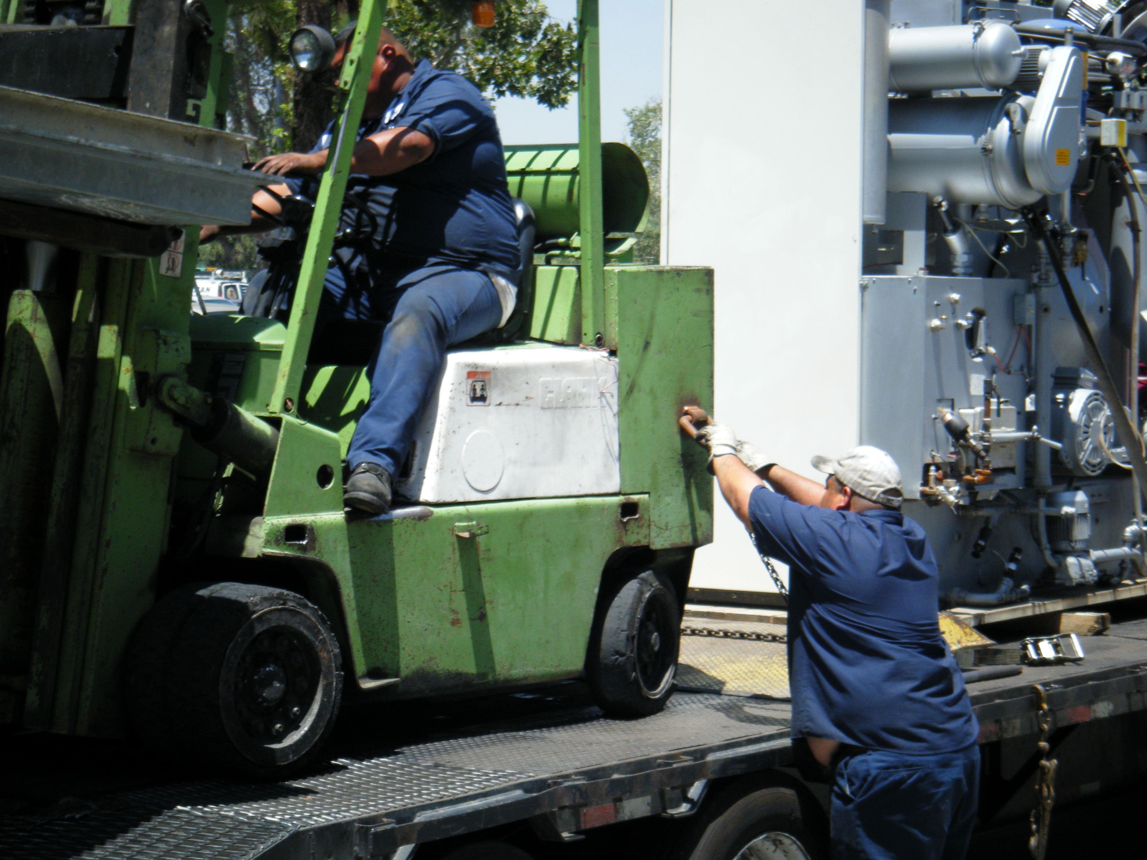桌面上的壁纸背负 人 热的