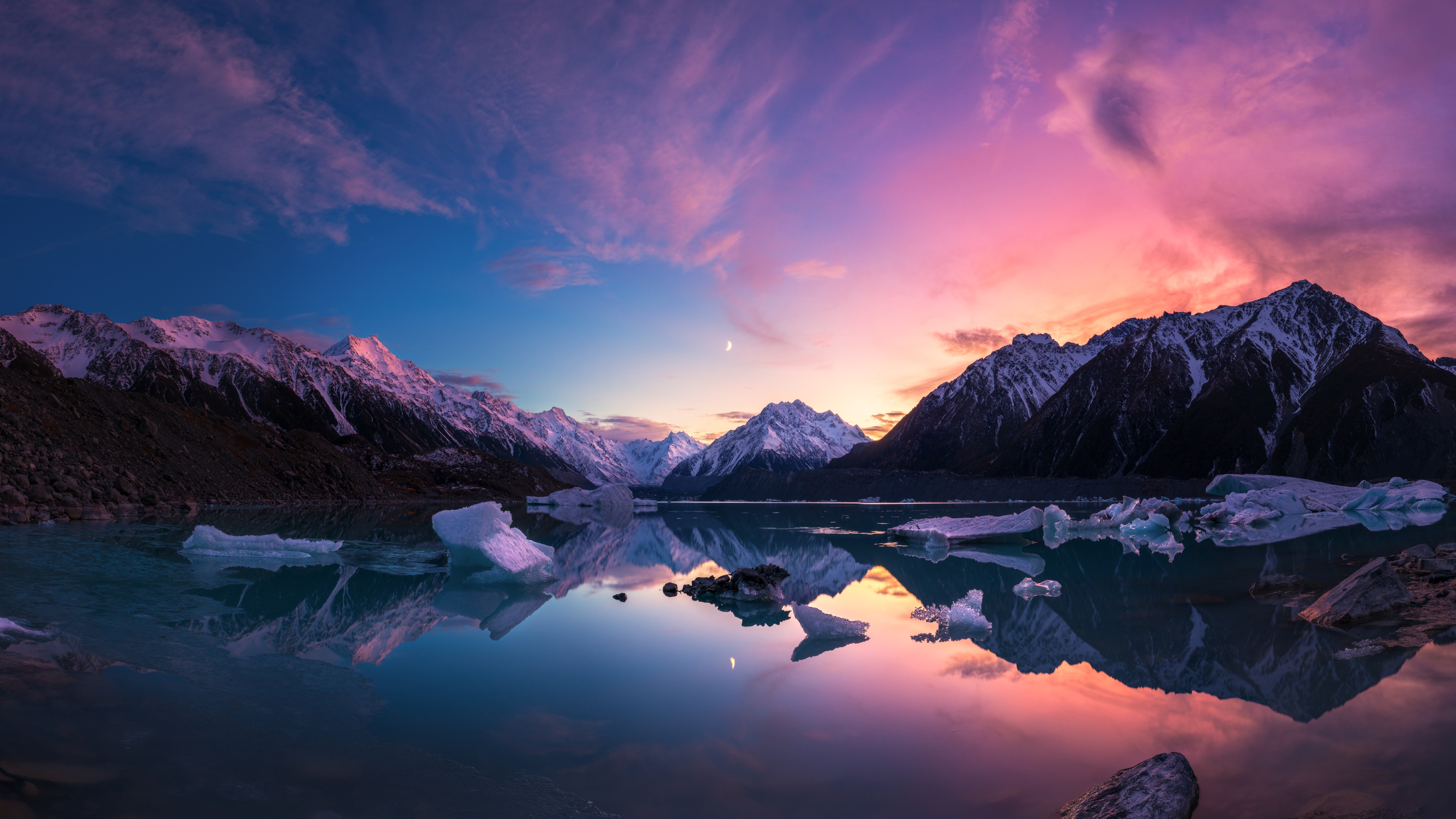 Free photo Beautiful sunset off the coast of New Zealand