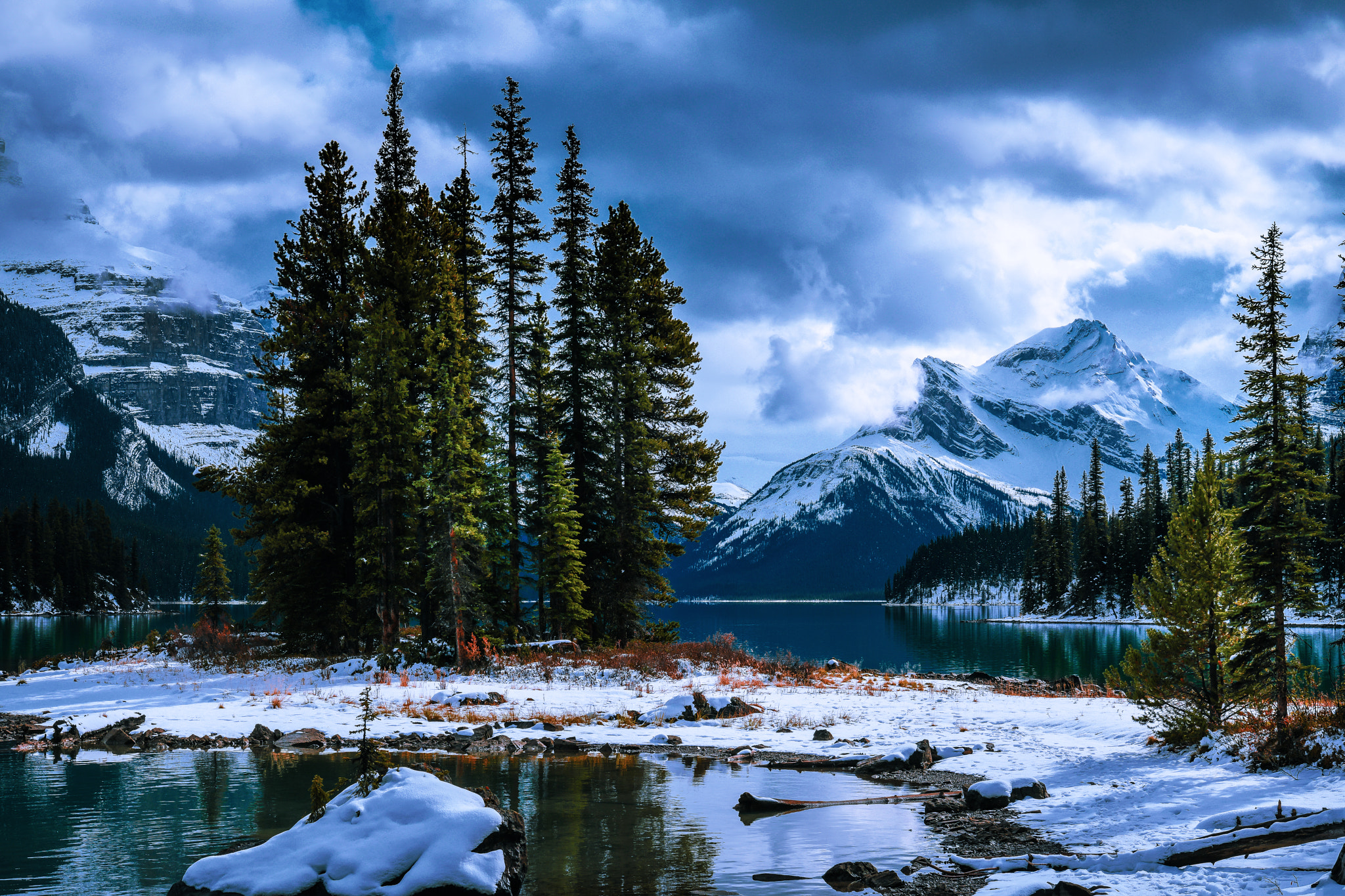 Wallpapers island Jasper National Park landscape on the desktop