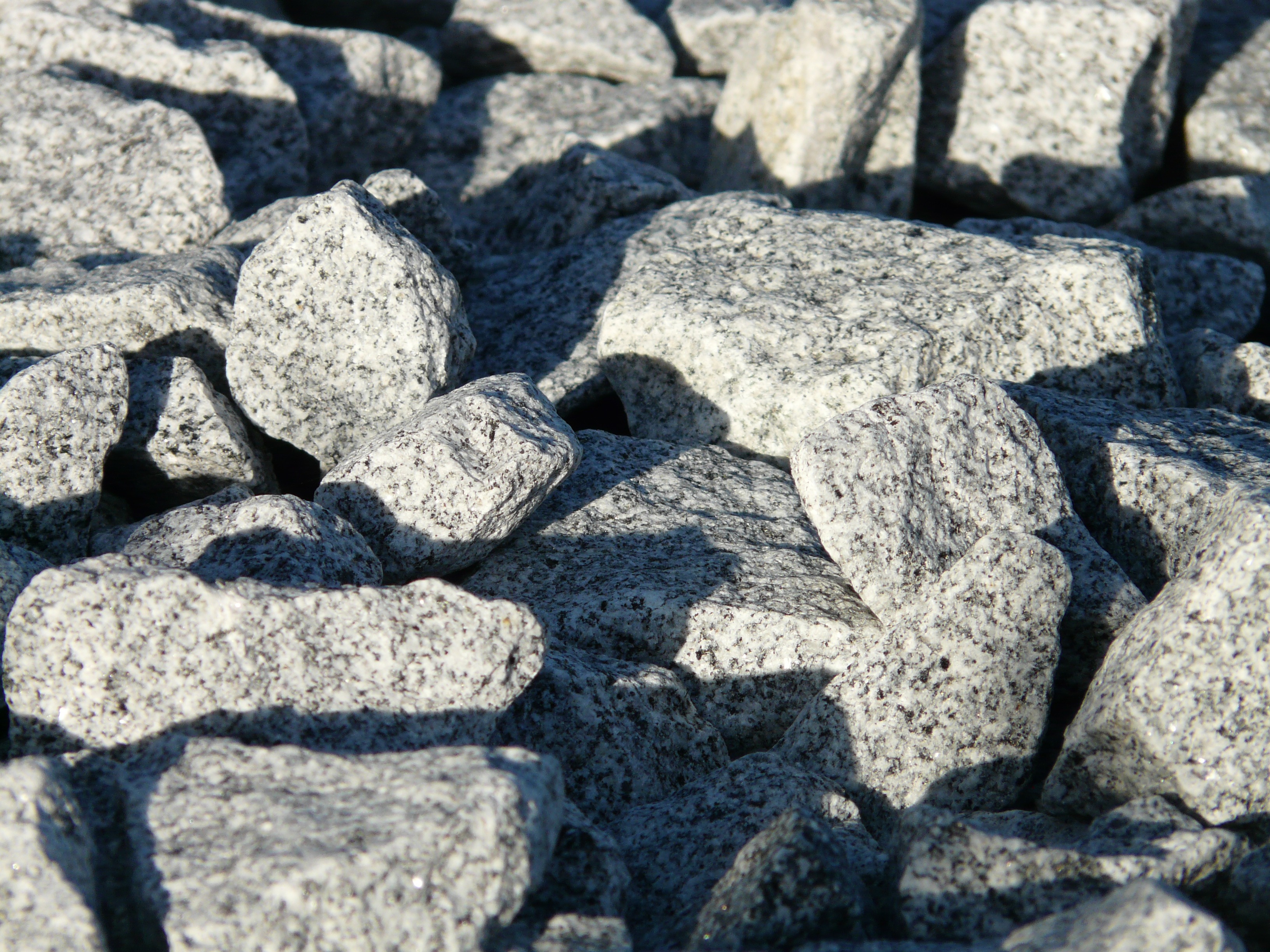 大型花岗岩石