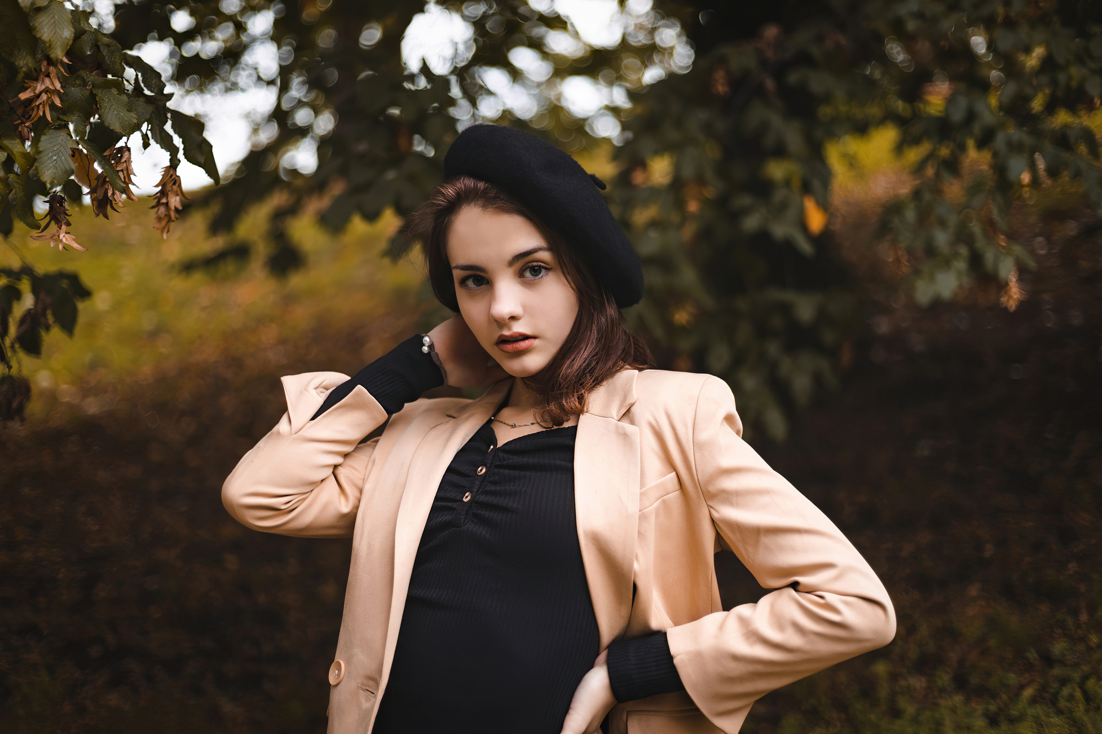 桌面上的壁纸女孩 帽子 棕发