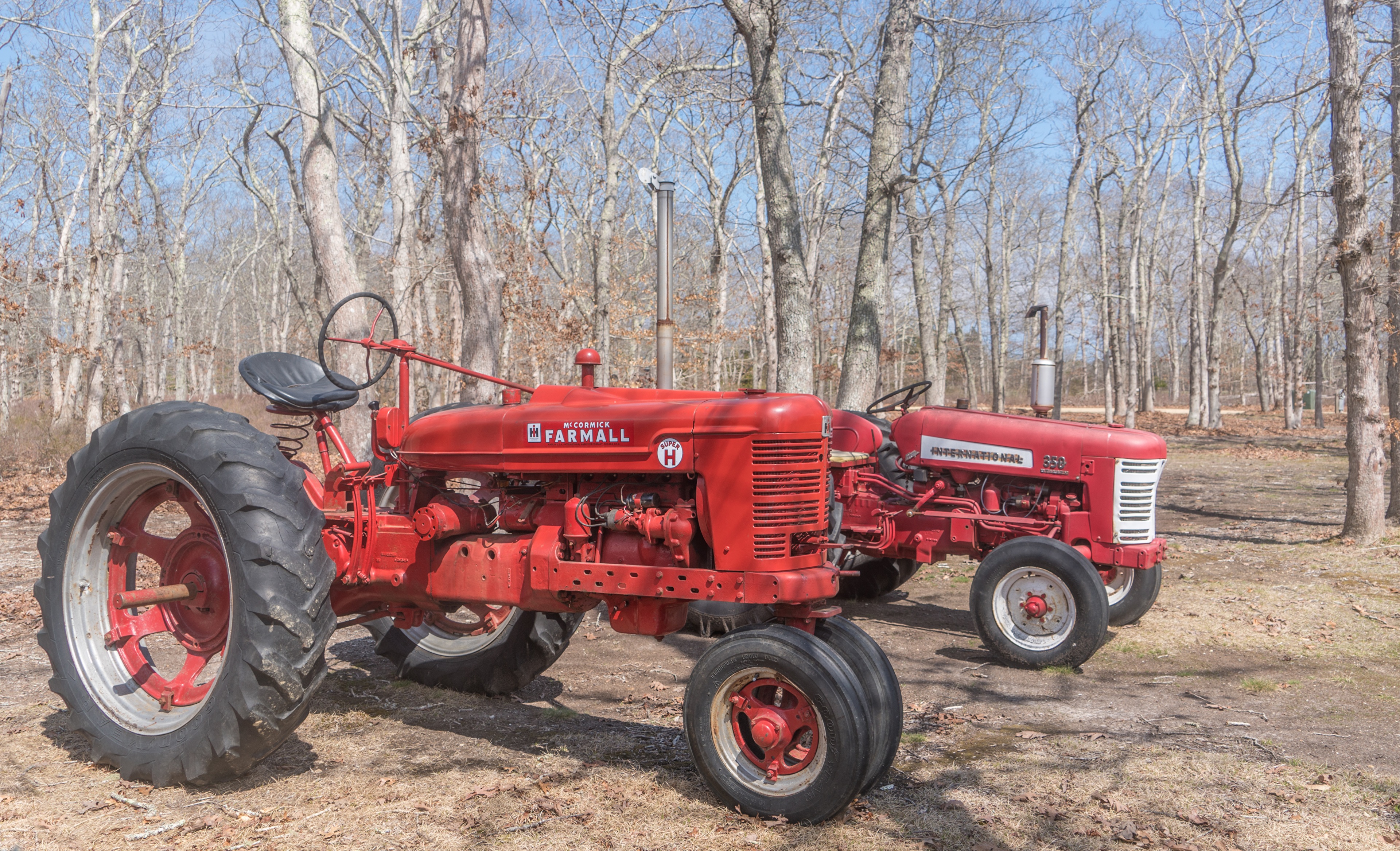 Wallpapers tractor retro retro cars on the desktop