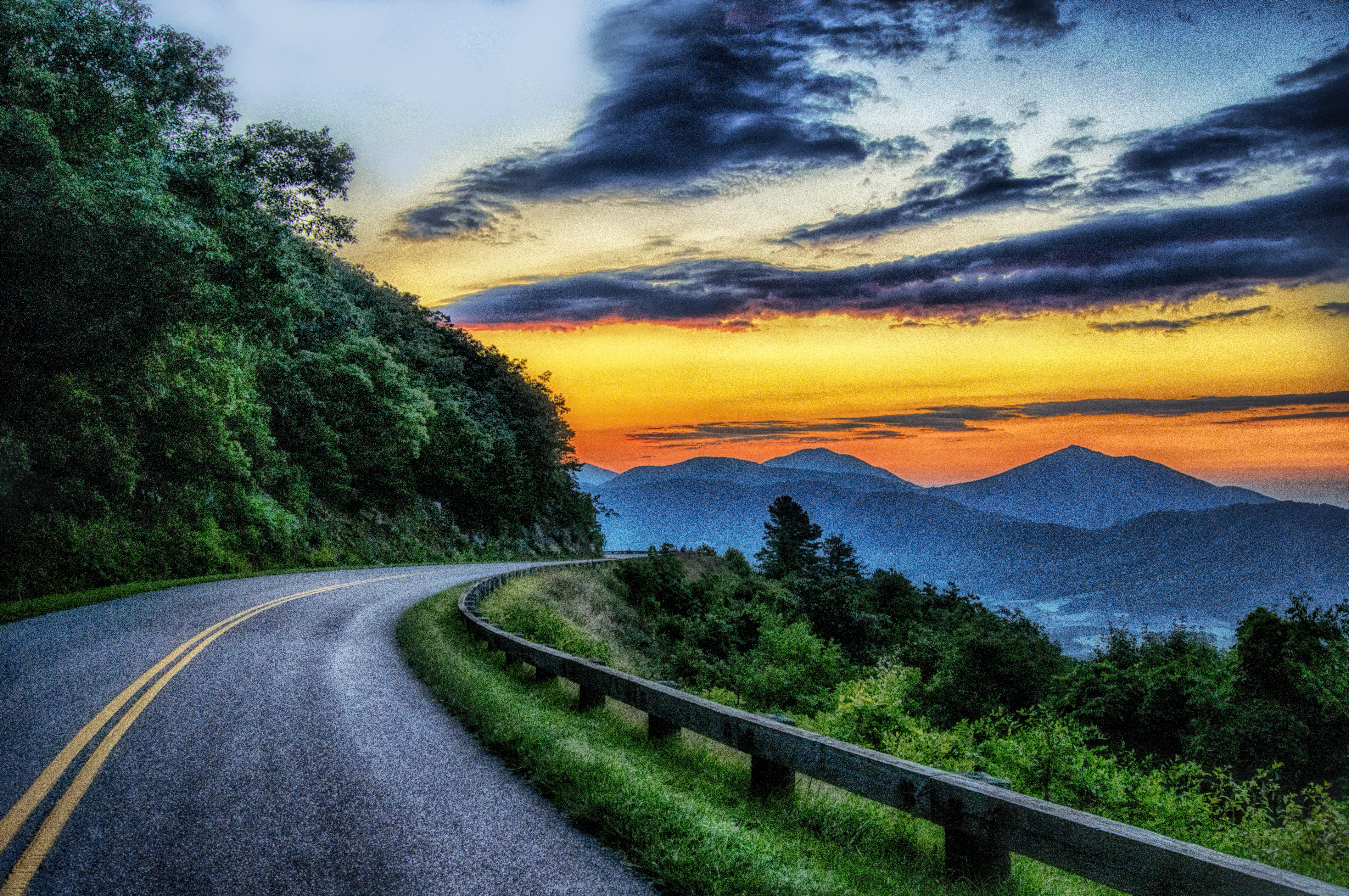 免费照片山坡上的道路