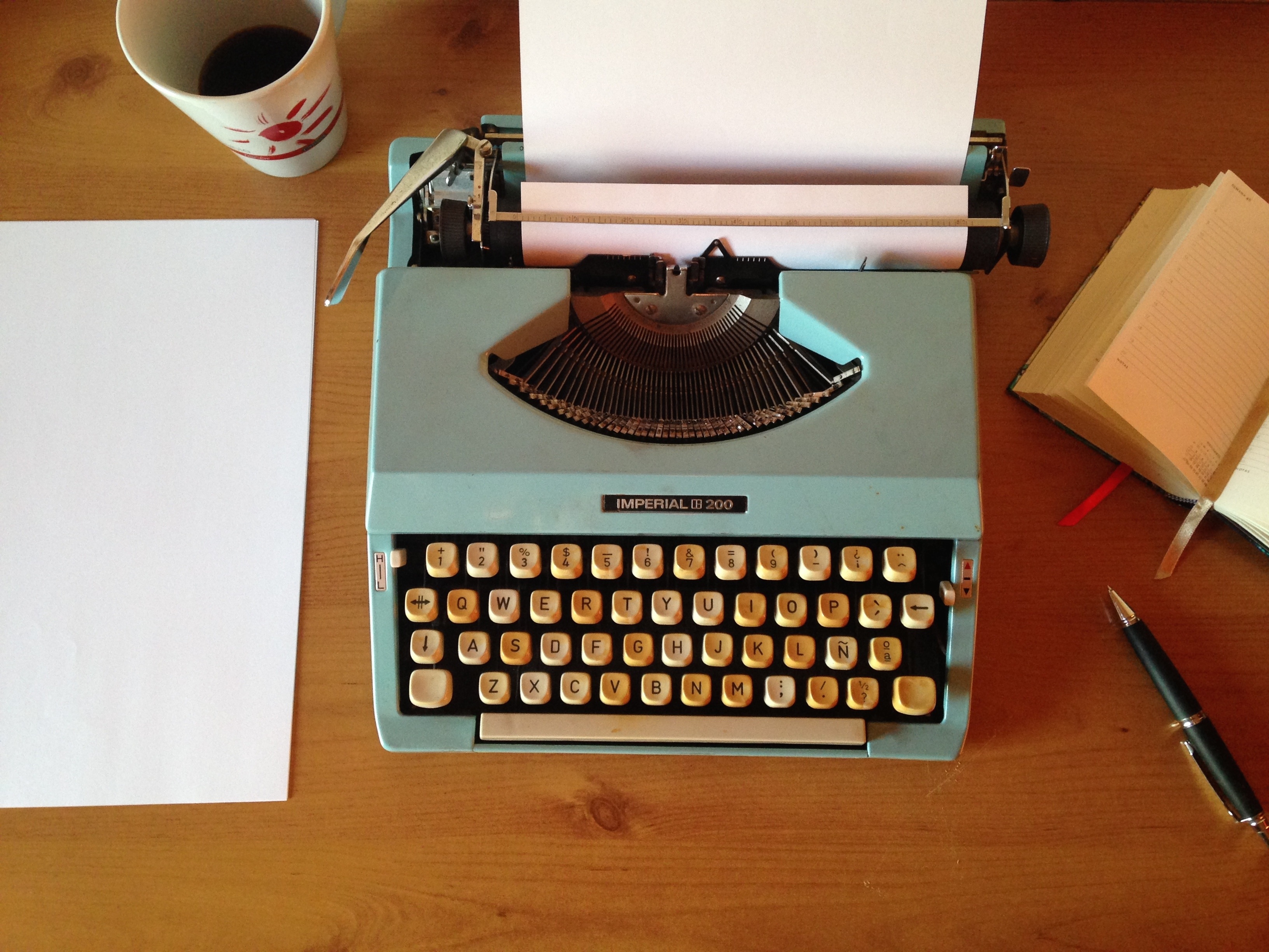 Wallpapers writing old typewriter on the desktop