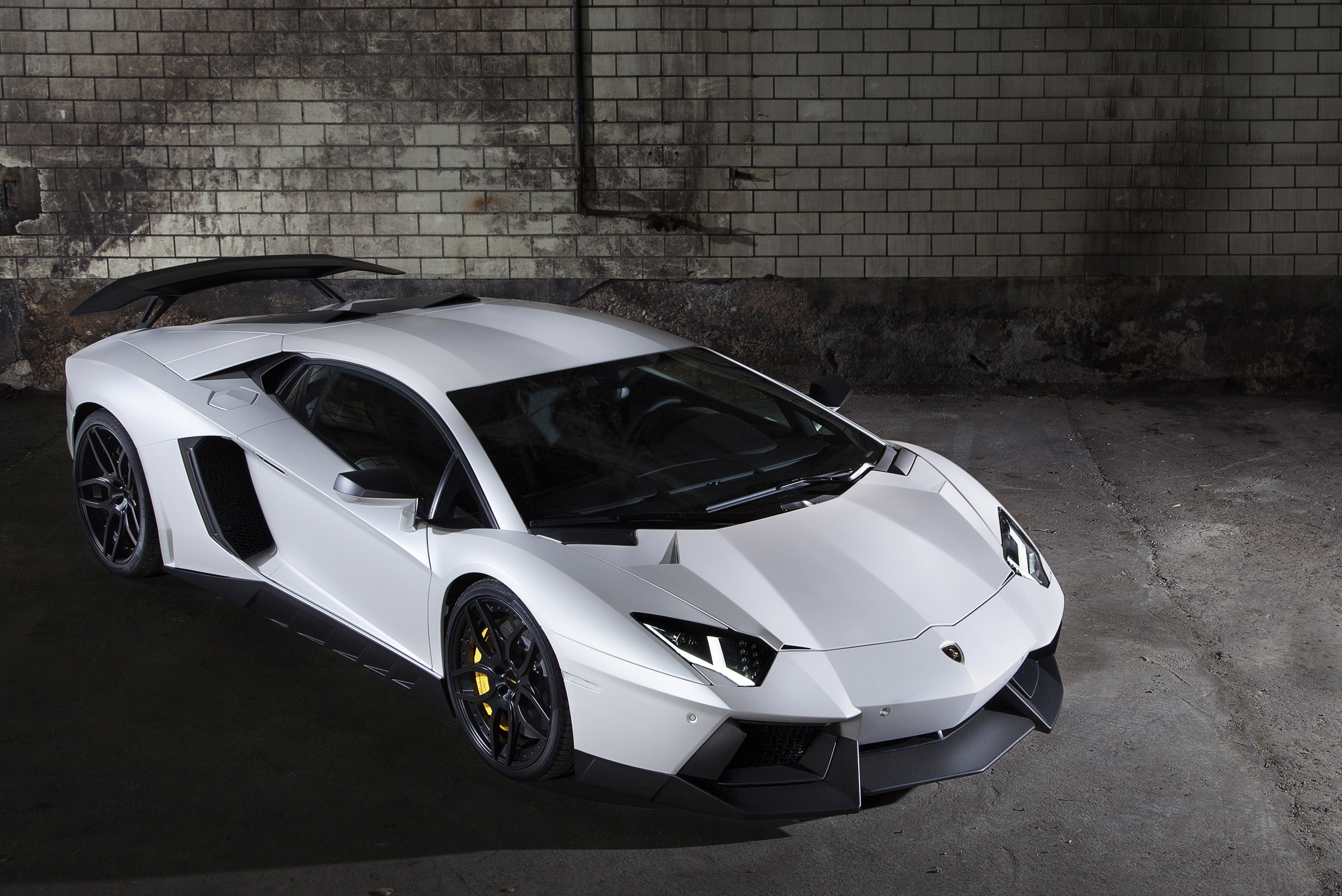 Wallpapers Lamborghini Aventador white supercar on the desktop