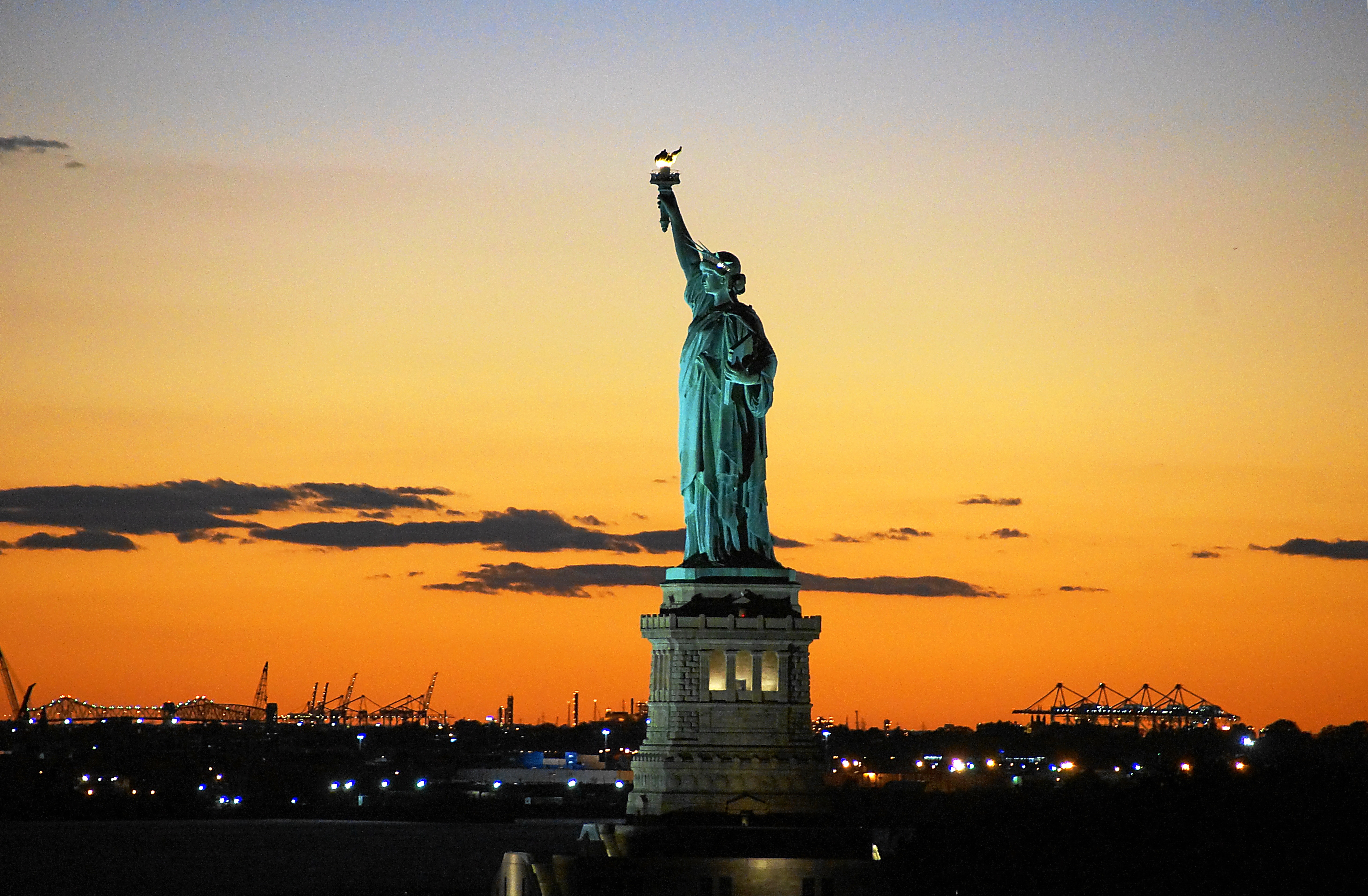 Wallpapers statue USA landmark on the desktop