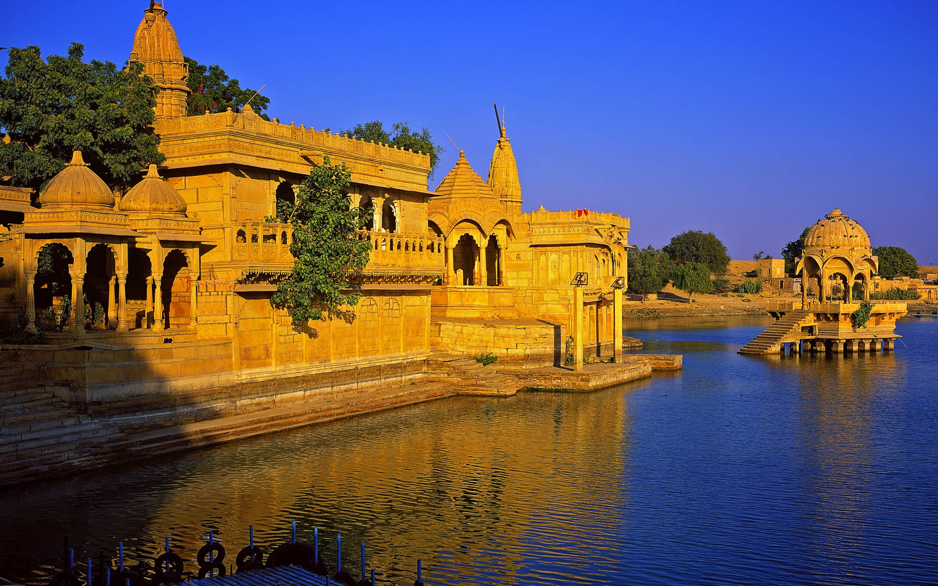 The photo shows Gadisar Lake.