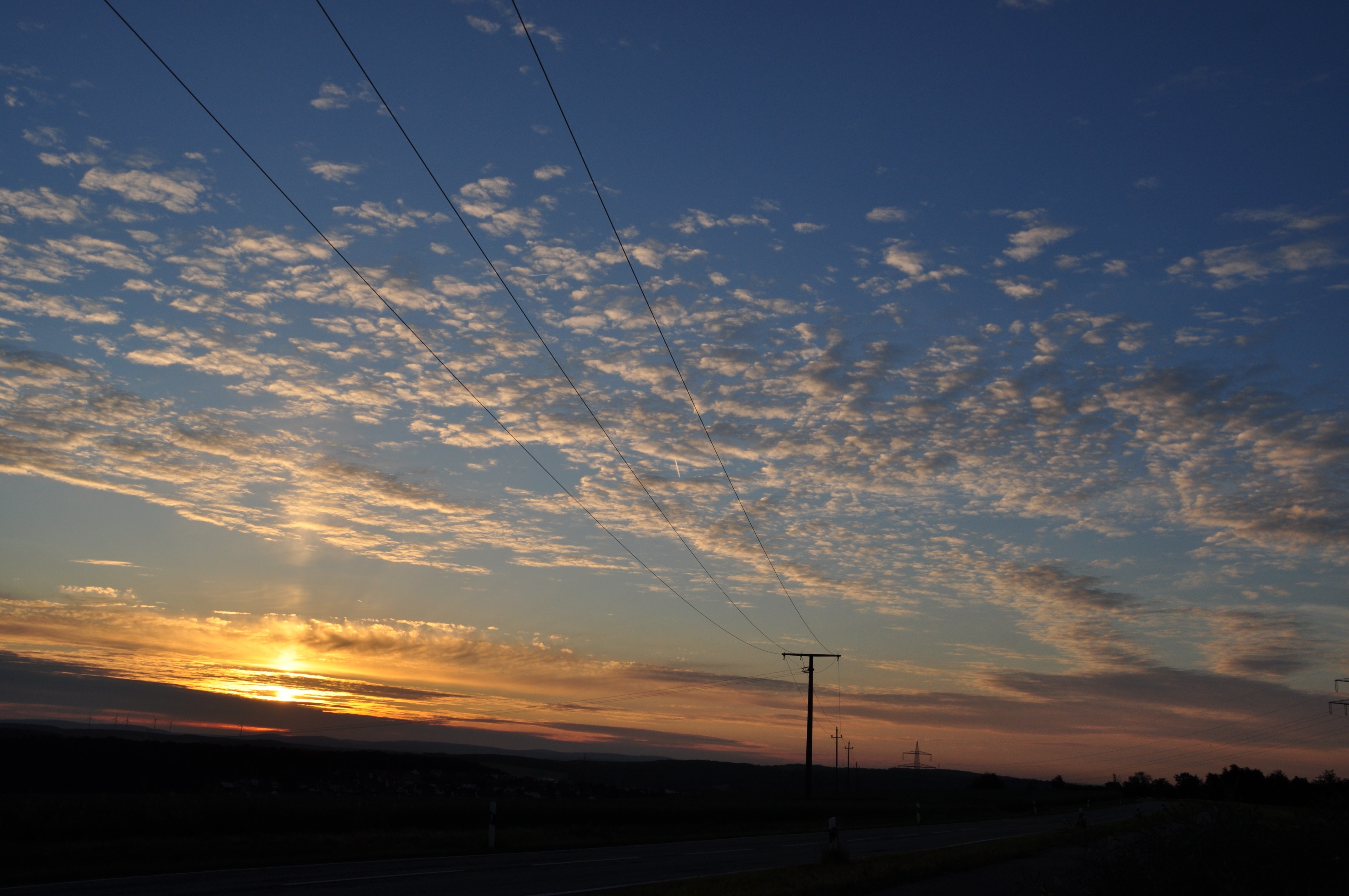 Бесплатное фото Закат над ЛЭП