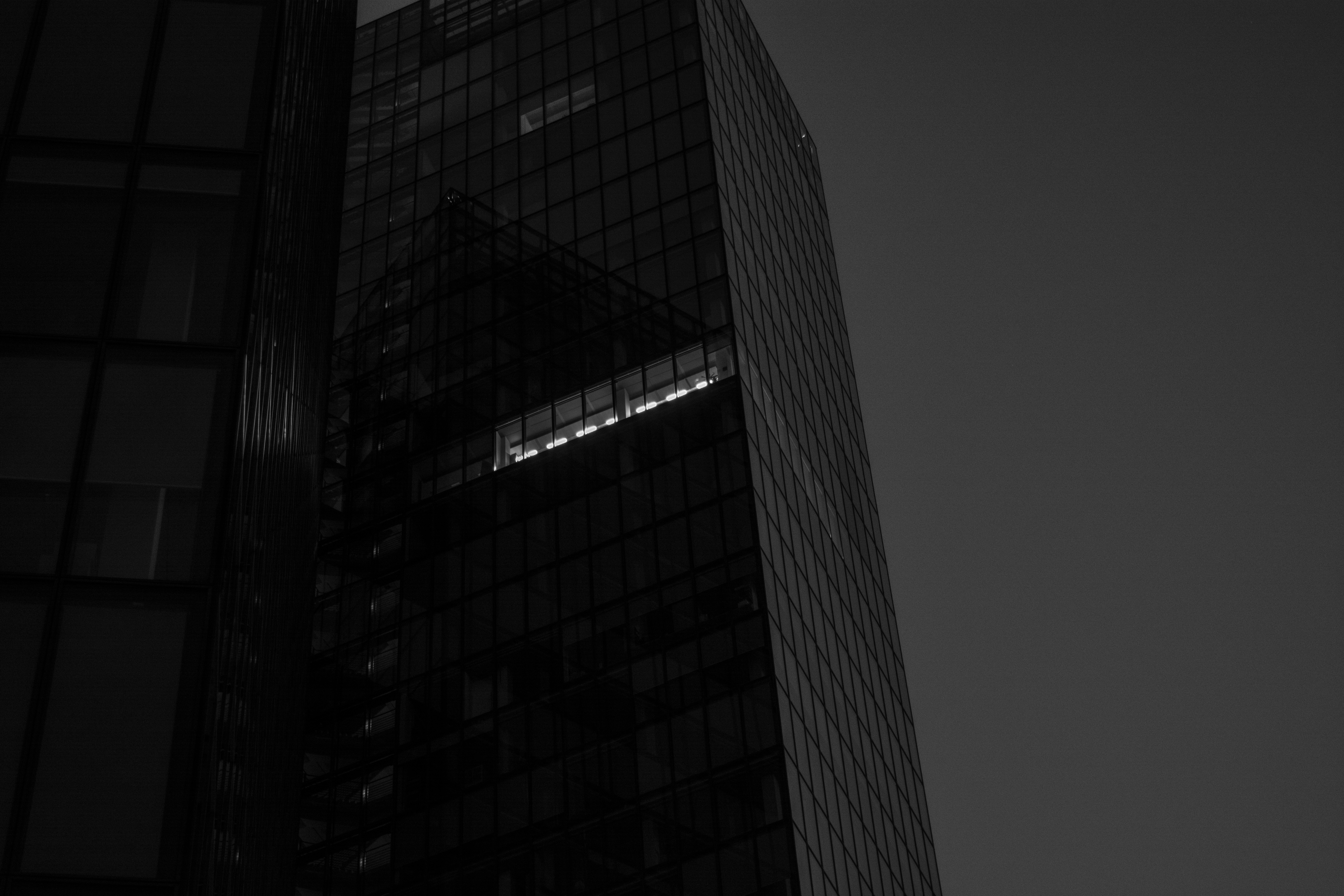 Обои обои тьма фасад дома архитектура на рабочий стол