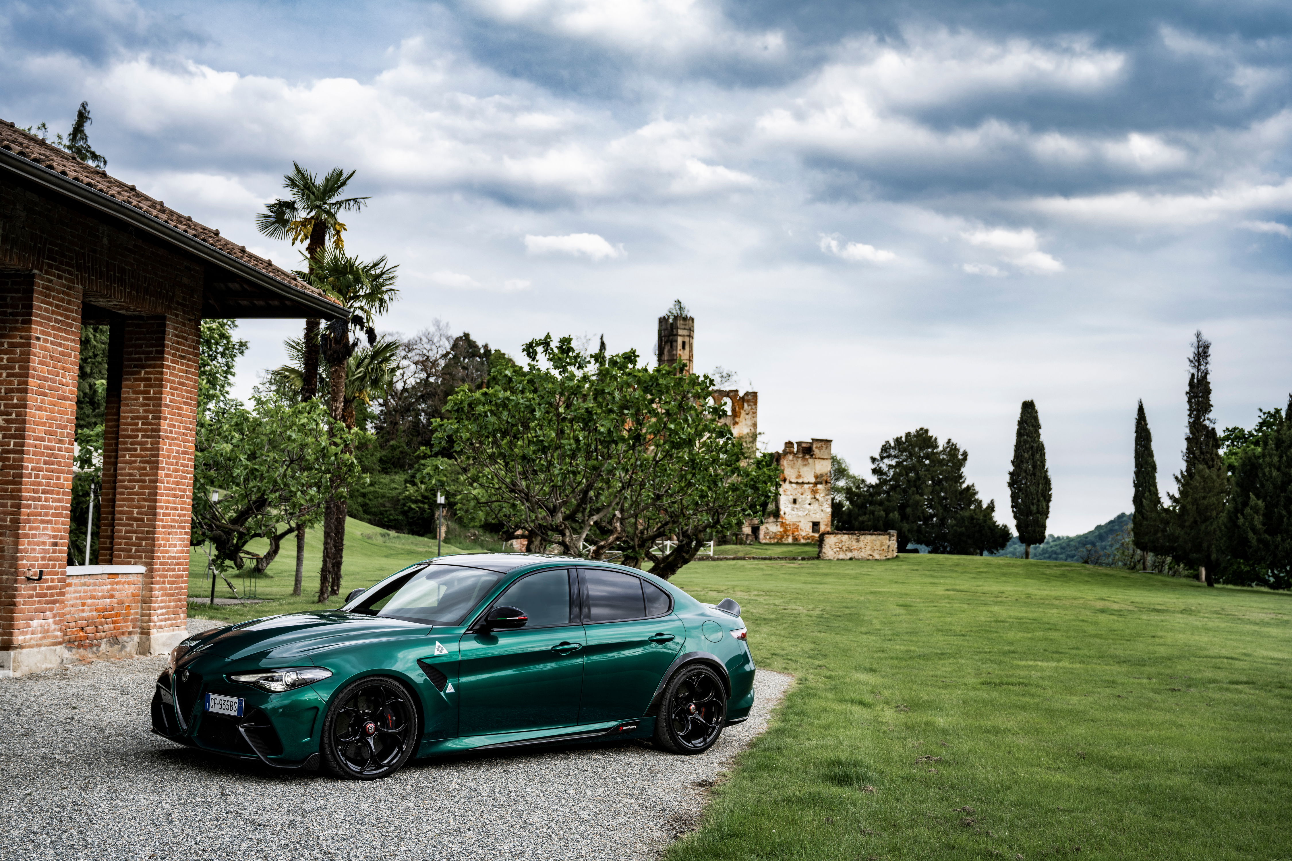 Wallpapers cars alfa romeo green on the desktop