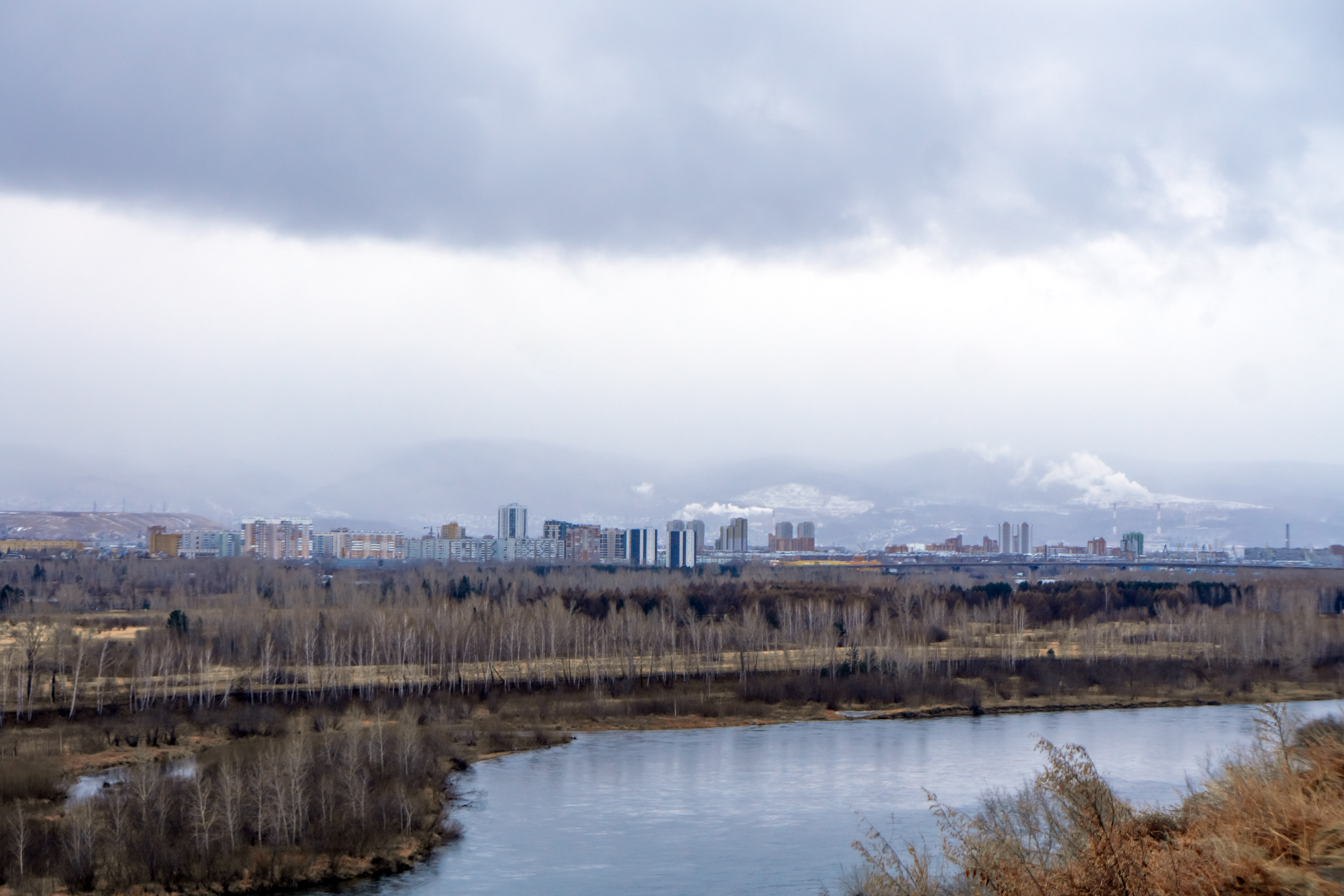 Autumn morning over the Yenisei
