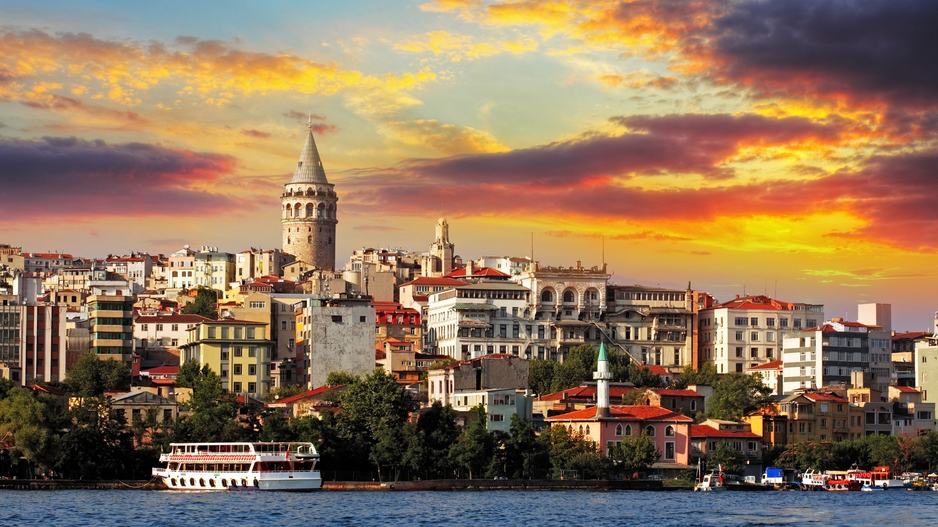 Houses on the seashore in Istanbul