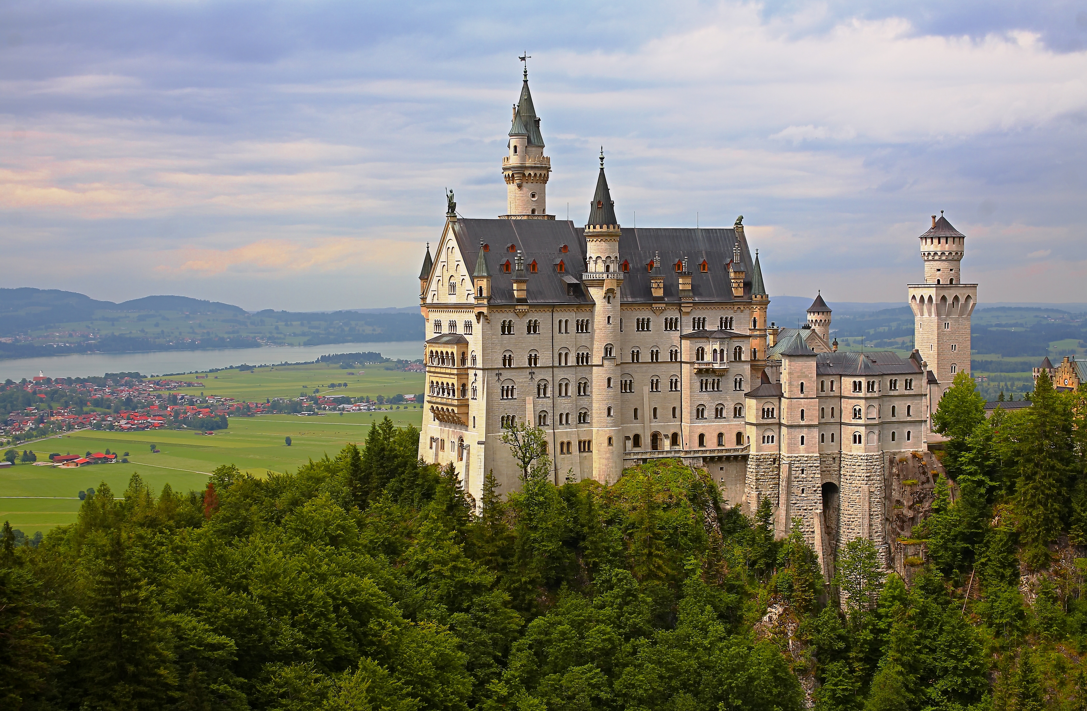 Free photo Neuschwanstein Castle in Bavaria