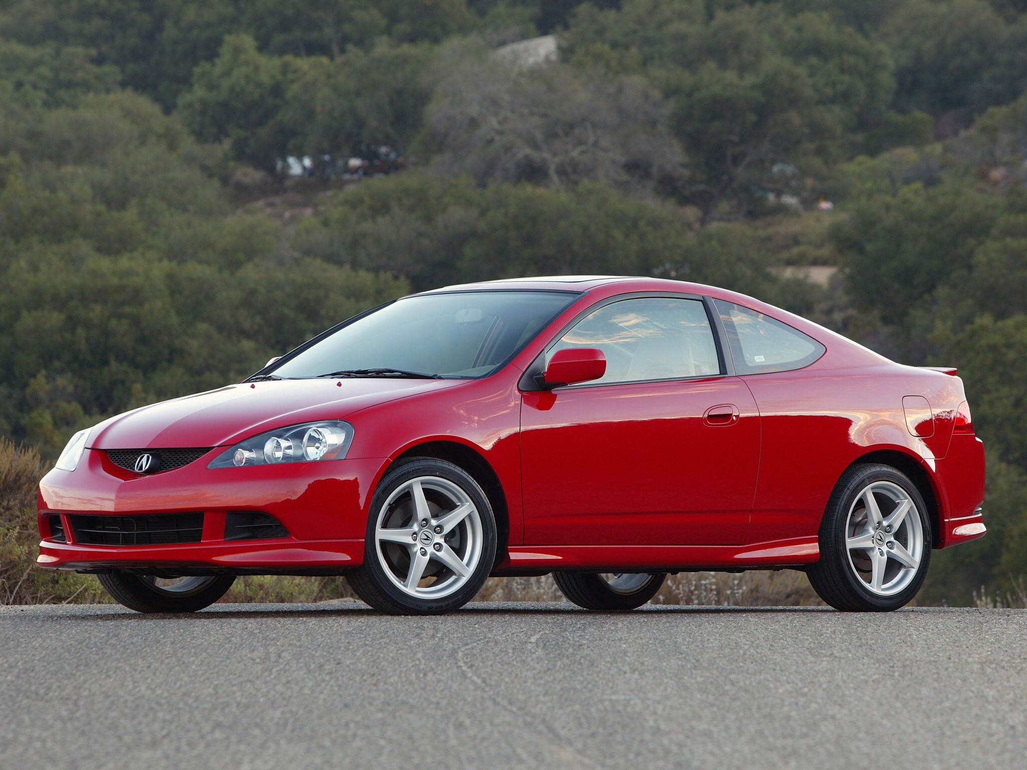 红色 Acura rsx。