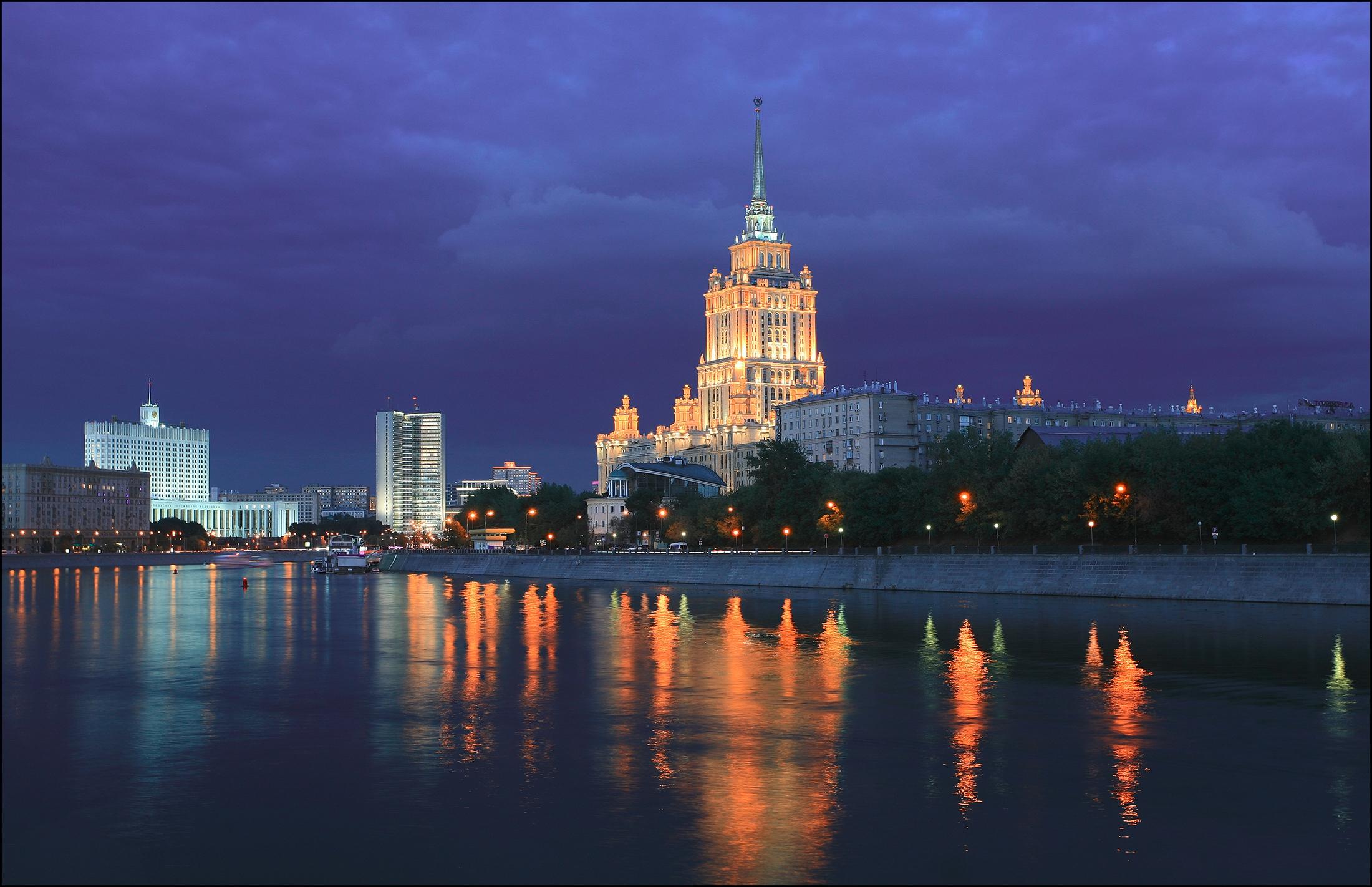 Free photo Beautiful wallpaper hotel, moscow the radisson royal hotel on the desk