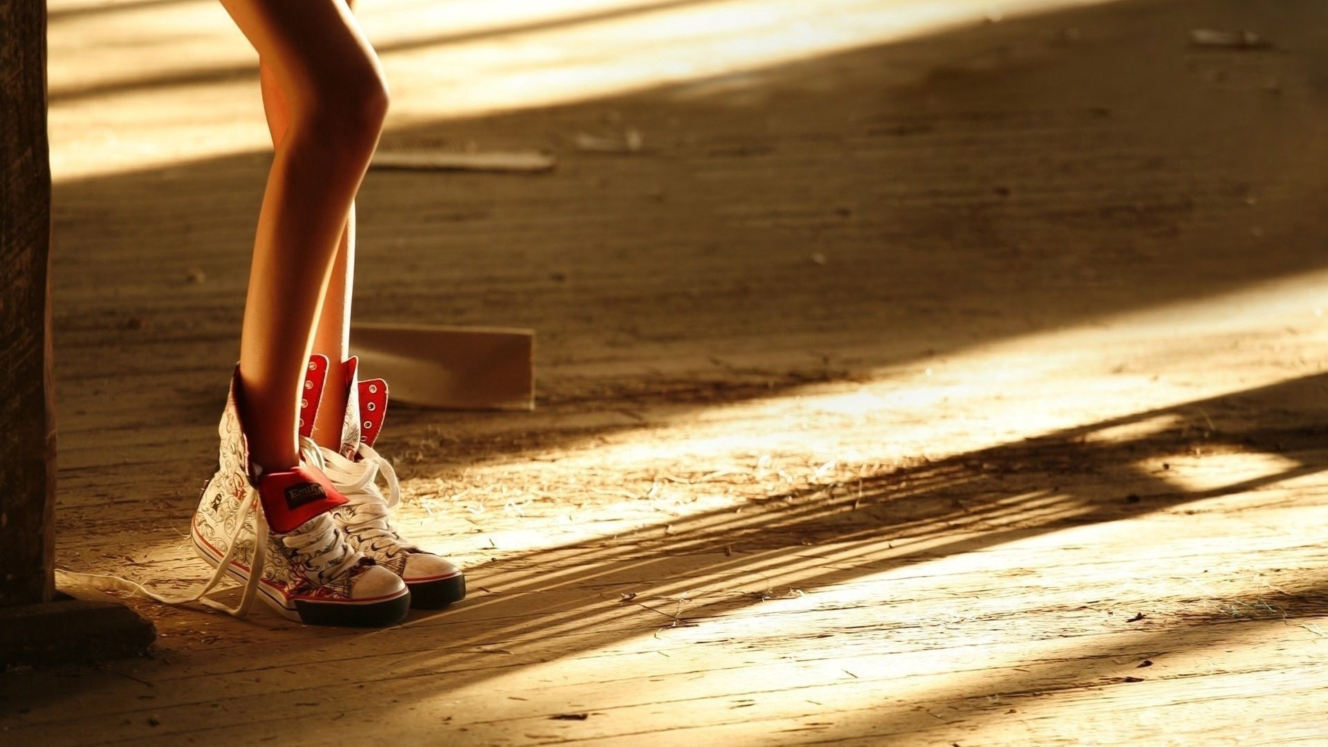 Wallpapers red legs shadow on the desktop