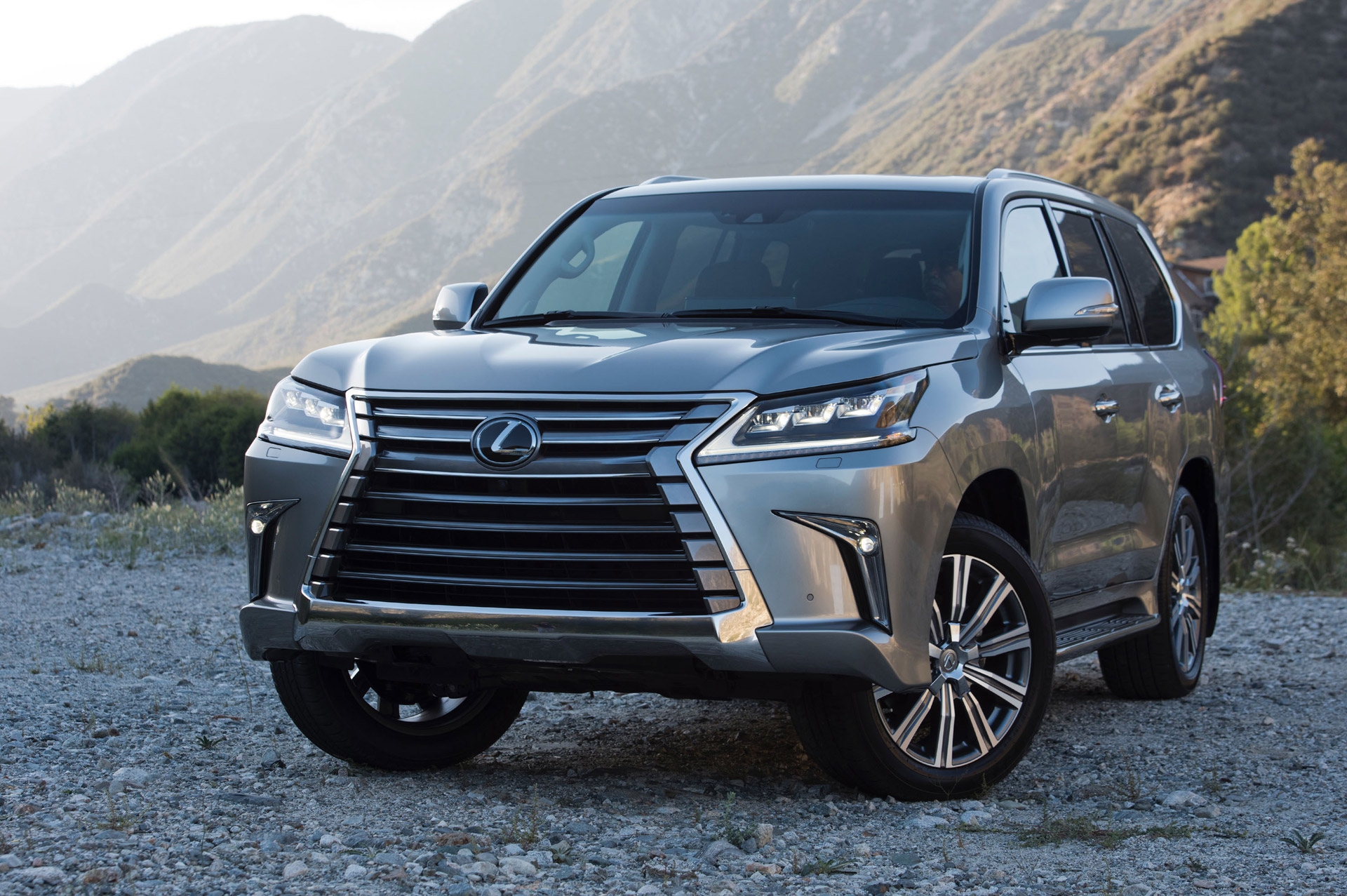 Обои обои lexus lx 750 джип вид спереди на рабочий стол