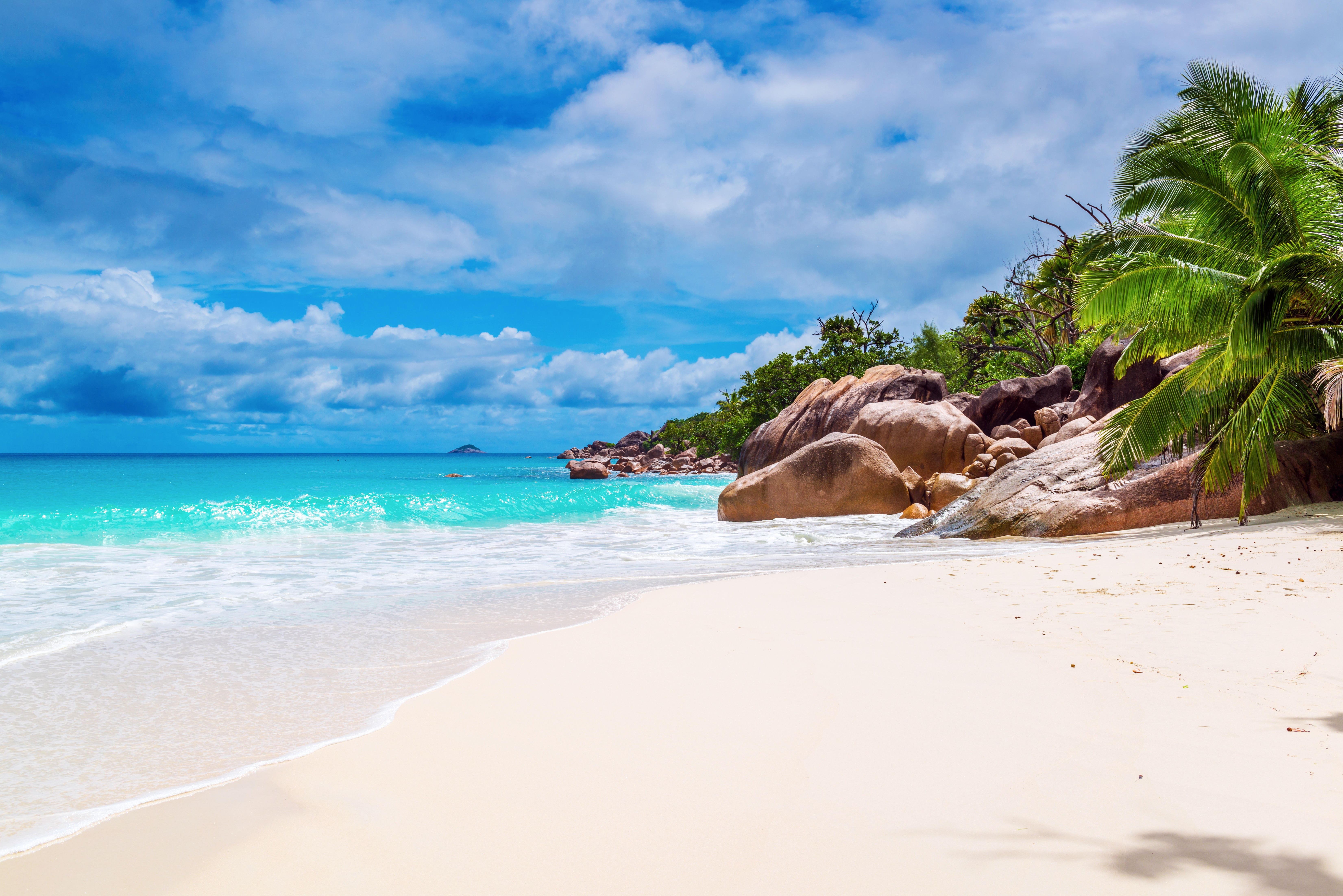 Free photo Phone beach, seychelles quality wallpaper