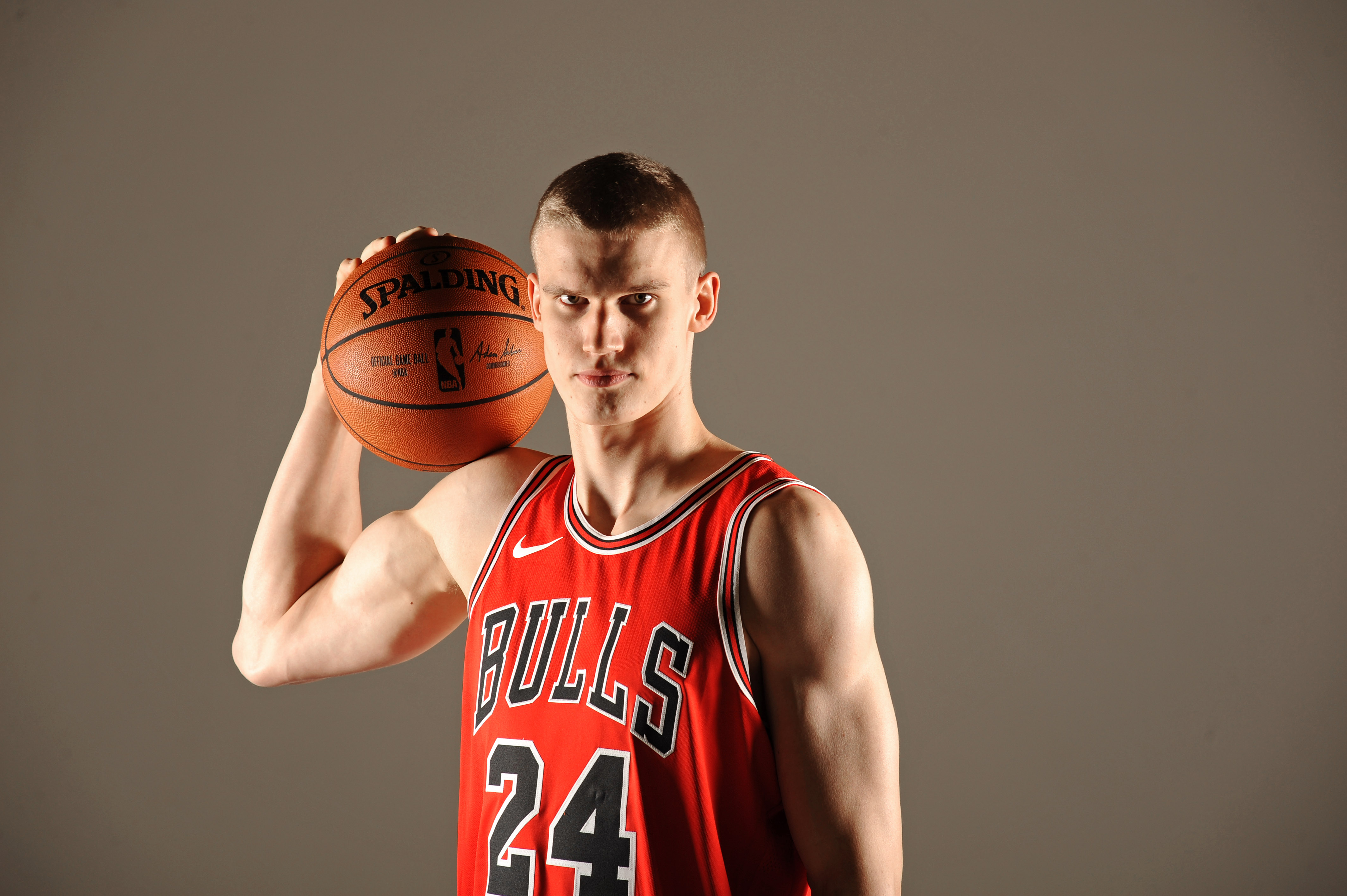 Free photo Basketball player Lauri Markkanen