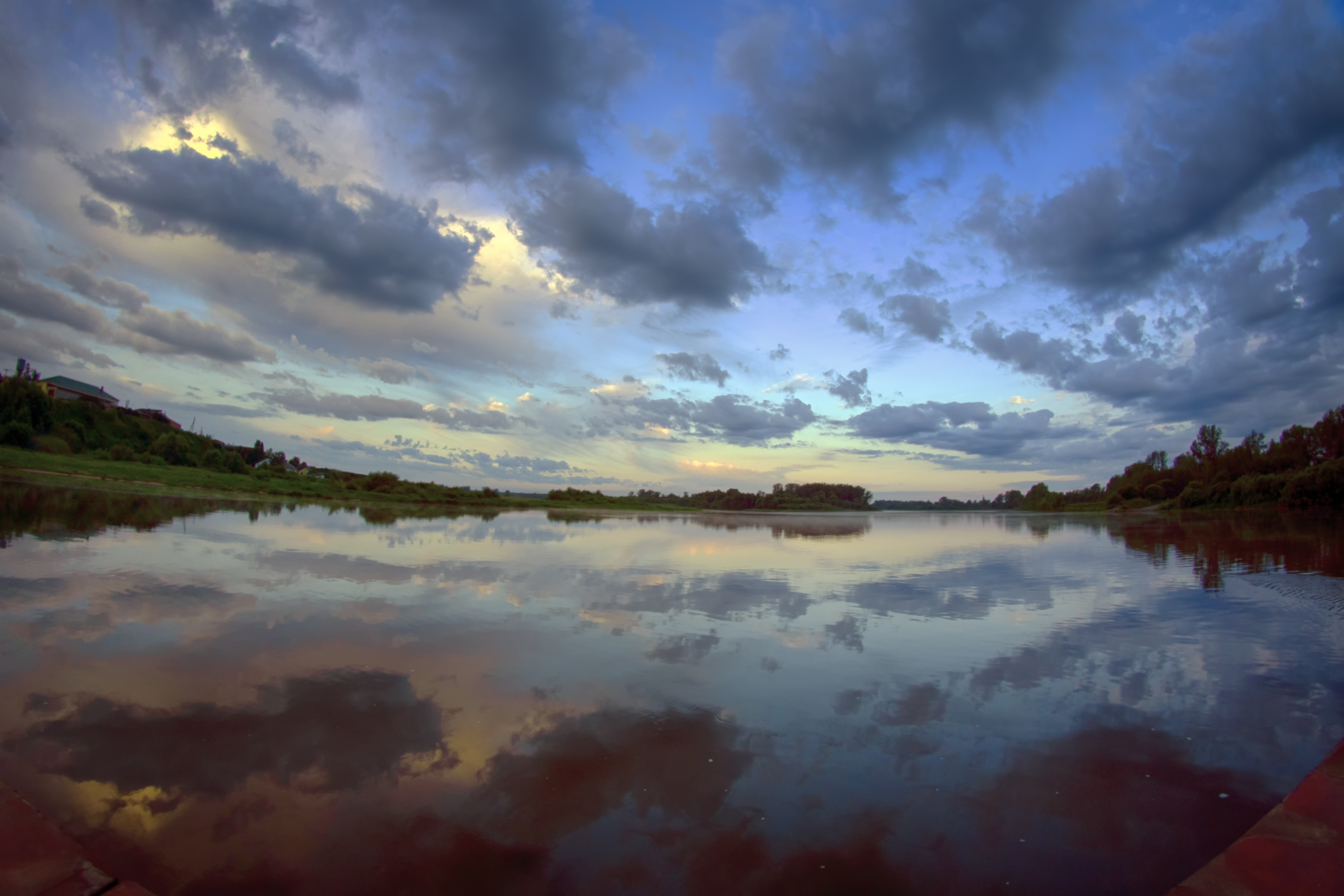 Free photo A morning walk along a lake in Siberia