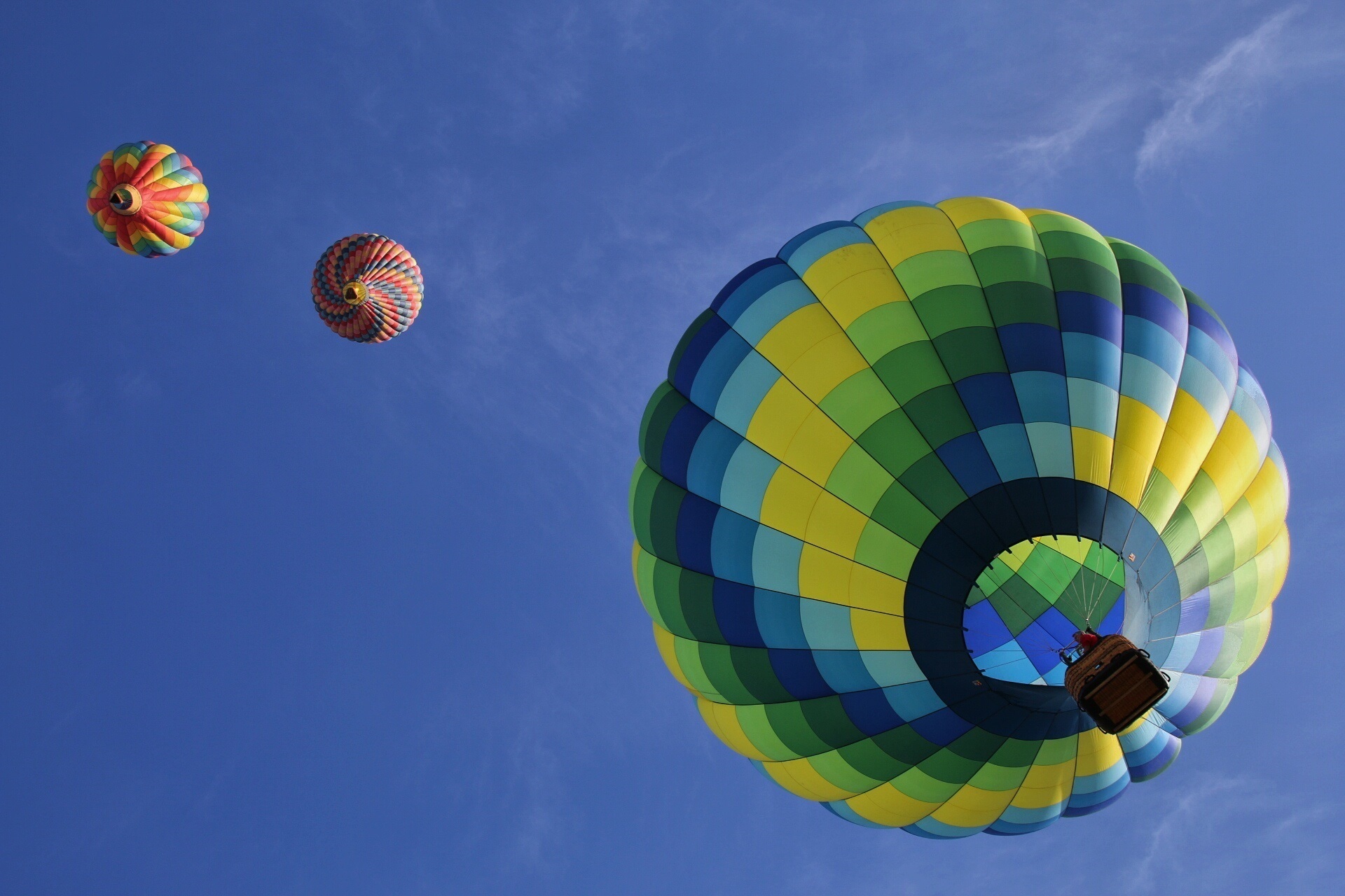 Free photo Balloons against the blue sky