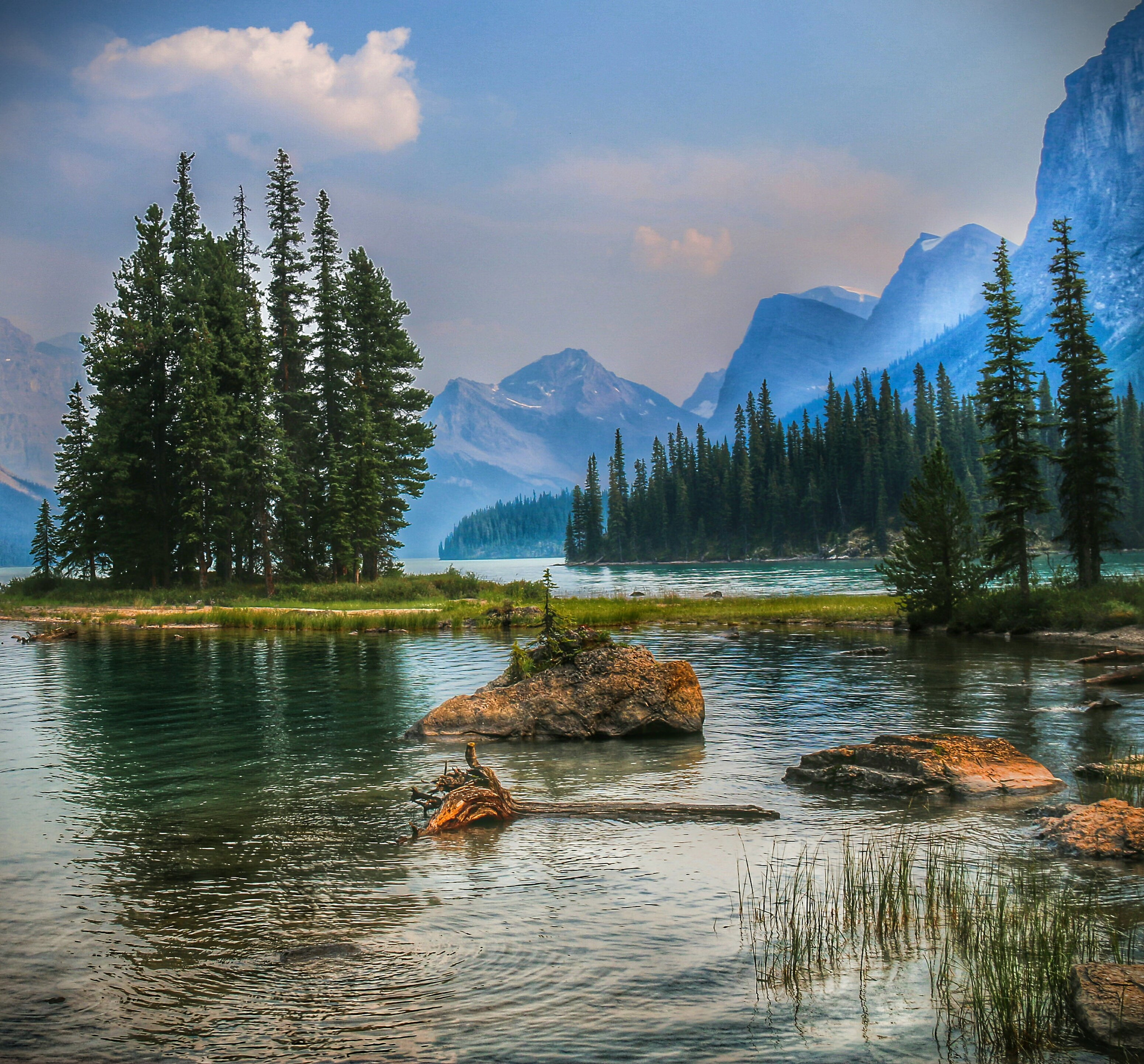 Wallpapers landscape Maligne Lake spirit Island on the desktop