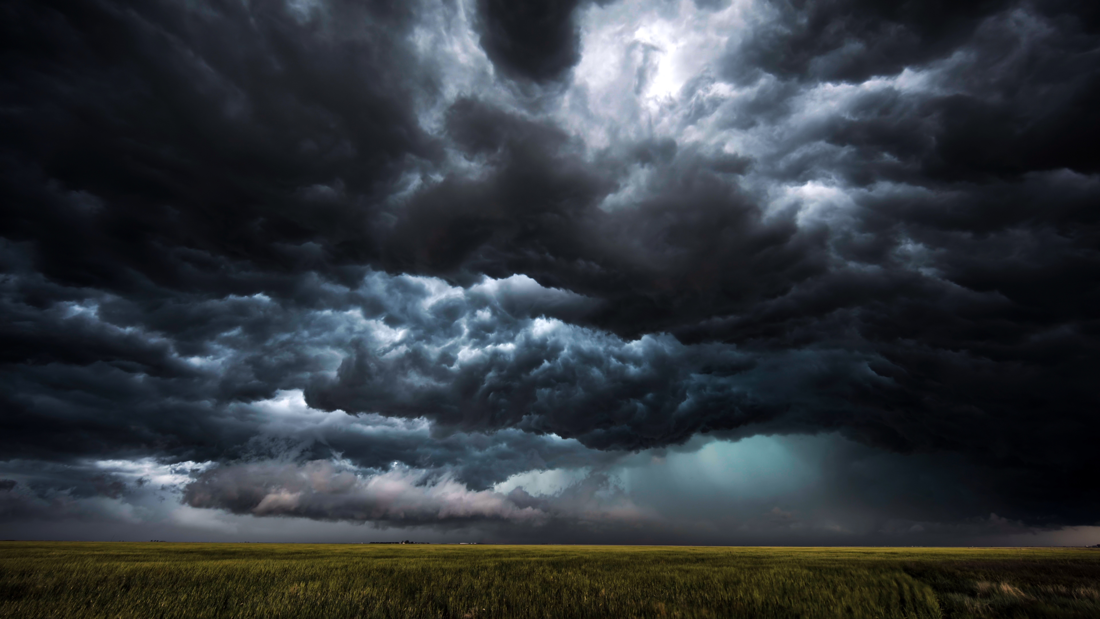 Тепловая волна закончилась. Шторм уже здесь!