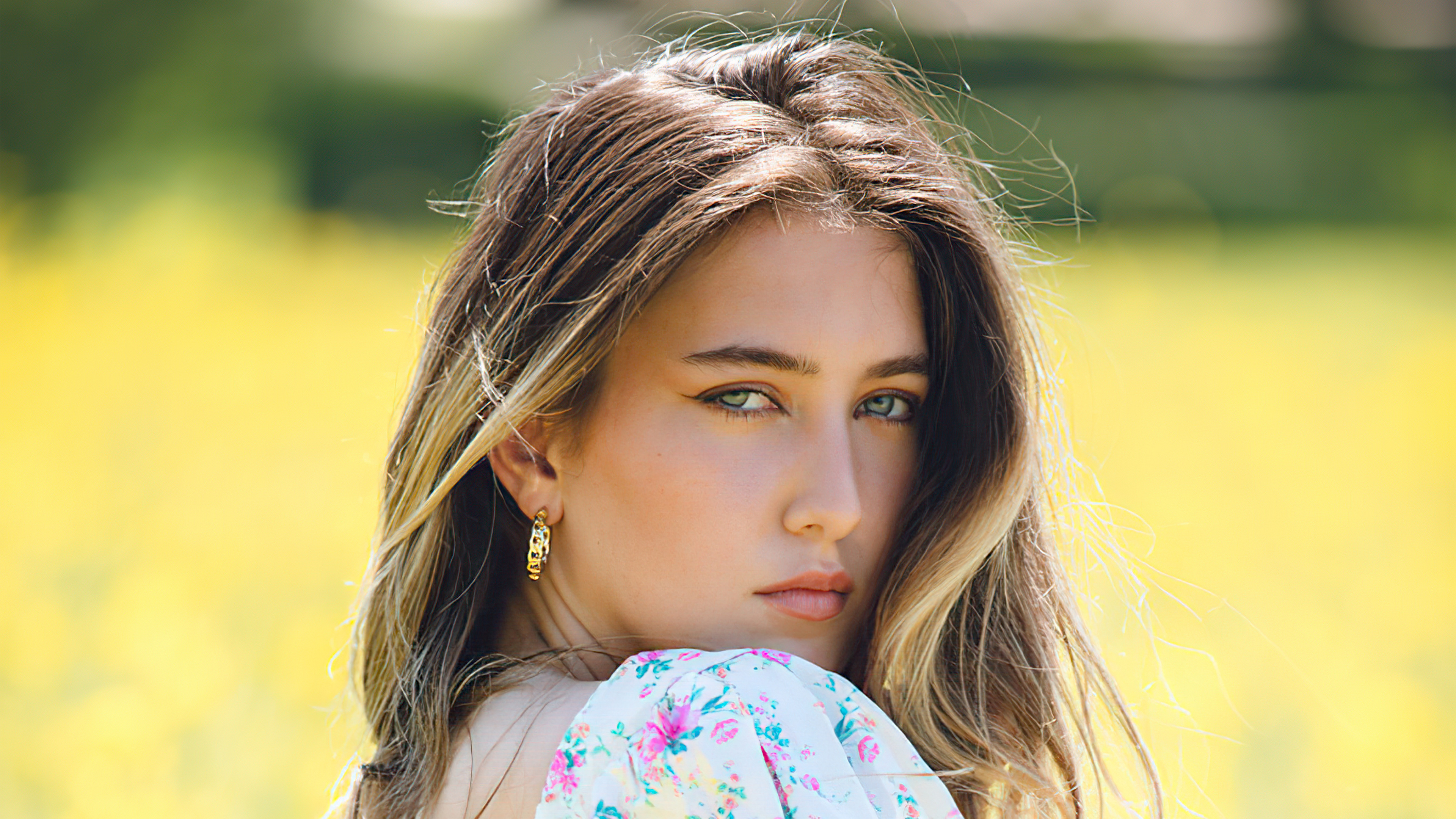 桌面上的壁纸女孩 模型 长发