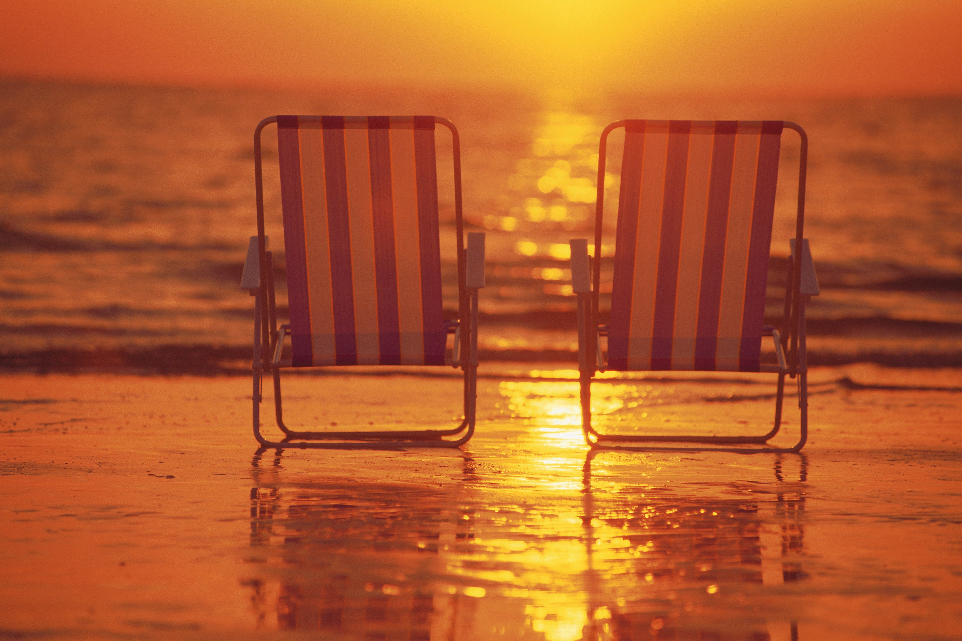 桌面上的壁纸婴儿床 海 日落