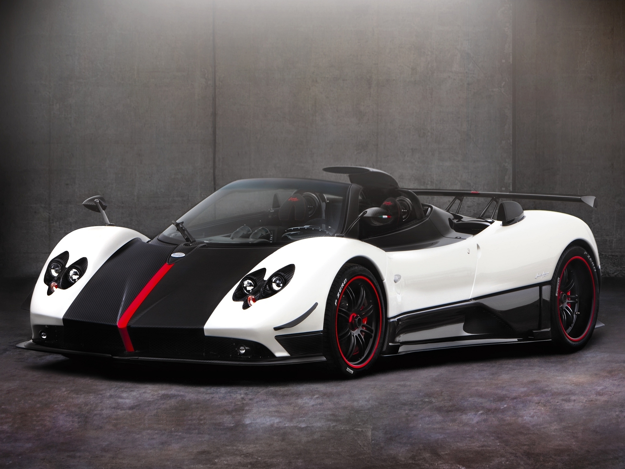 免费照片帕加尼 Zonda 2009