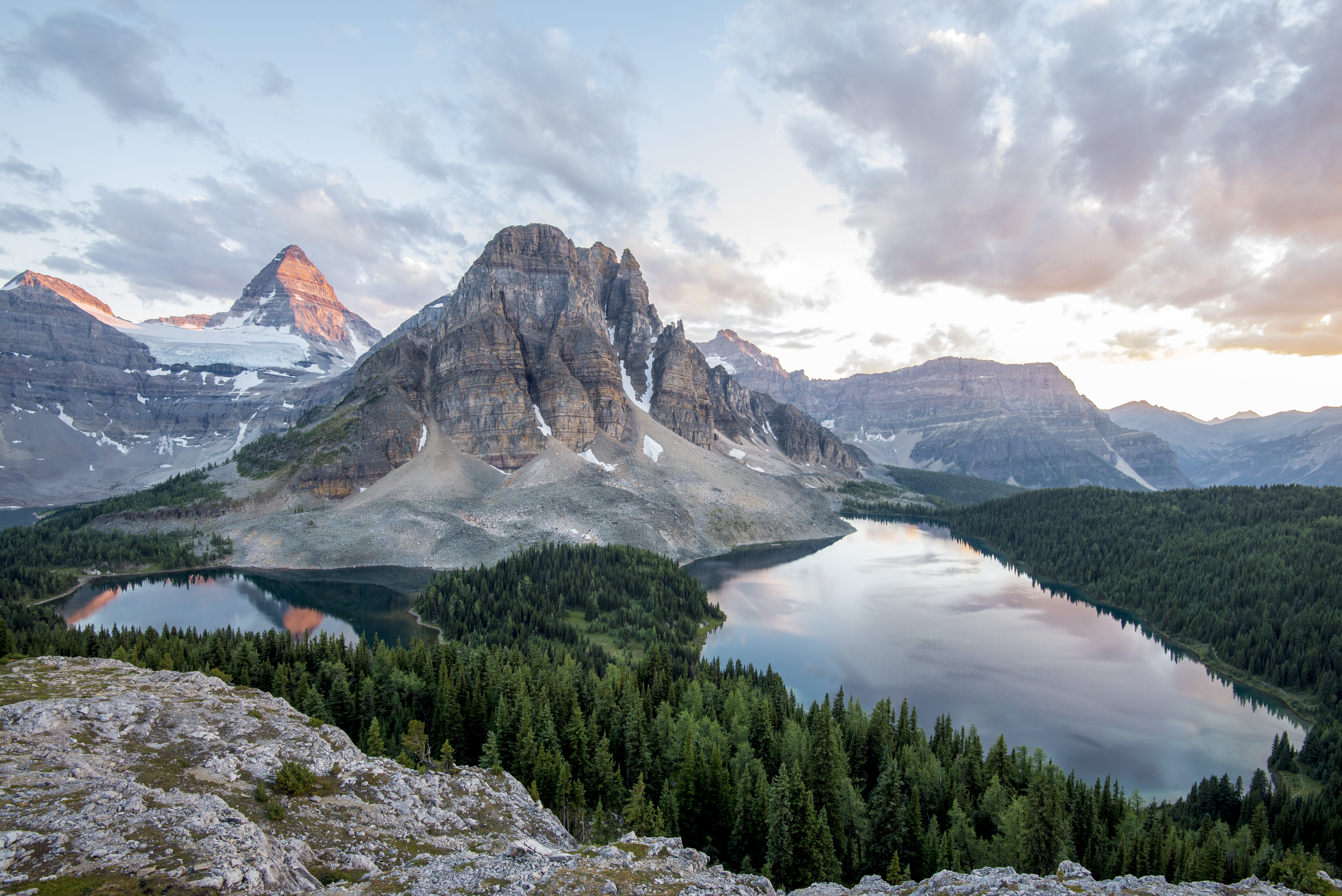 Wallpapers Rocky Mountains lake British Columbia on the desktop