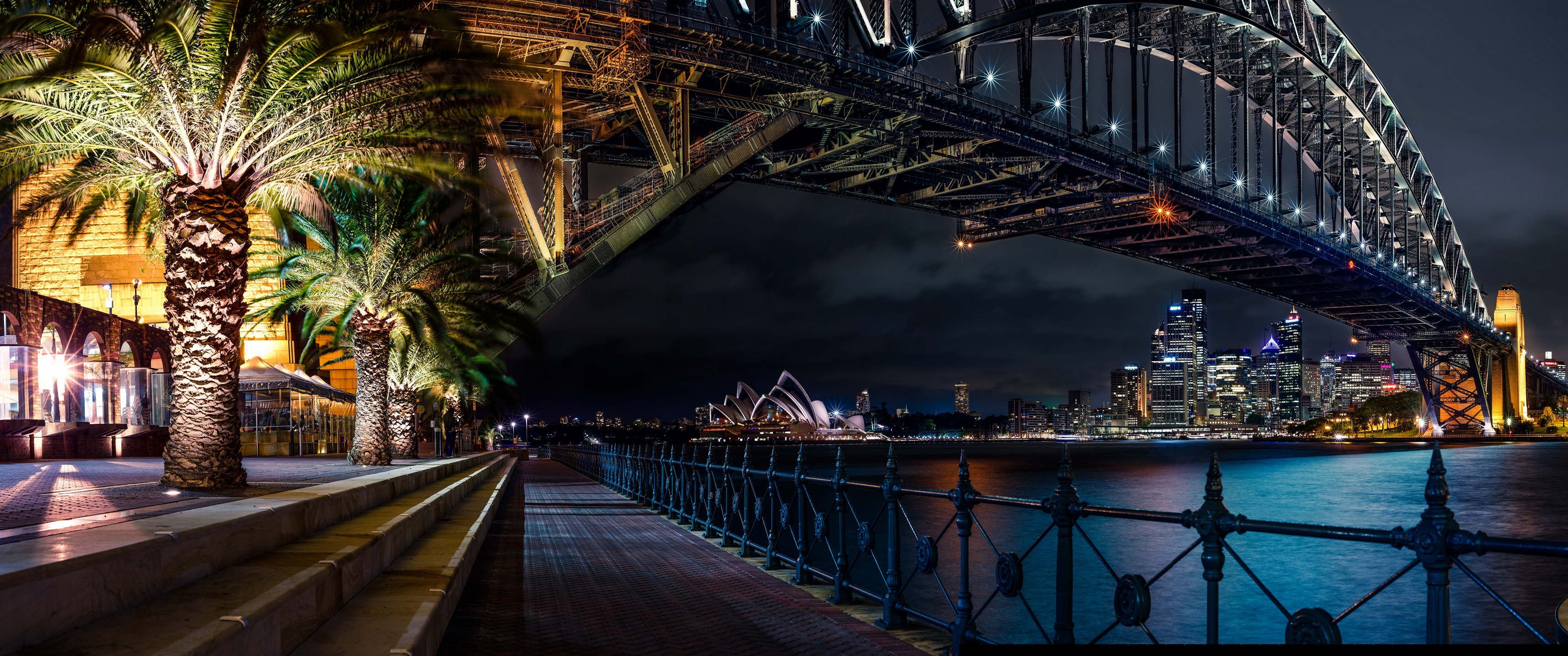 通往悉尼的夜间跨河大桥