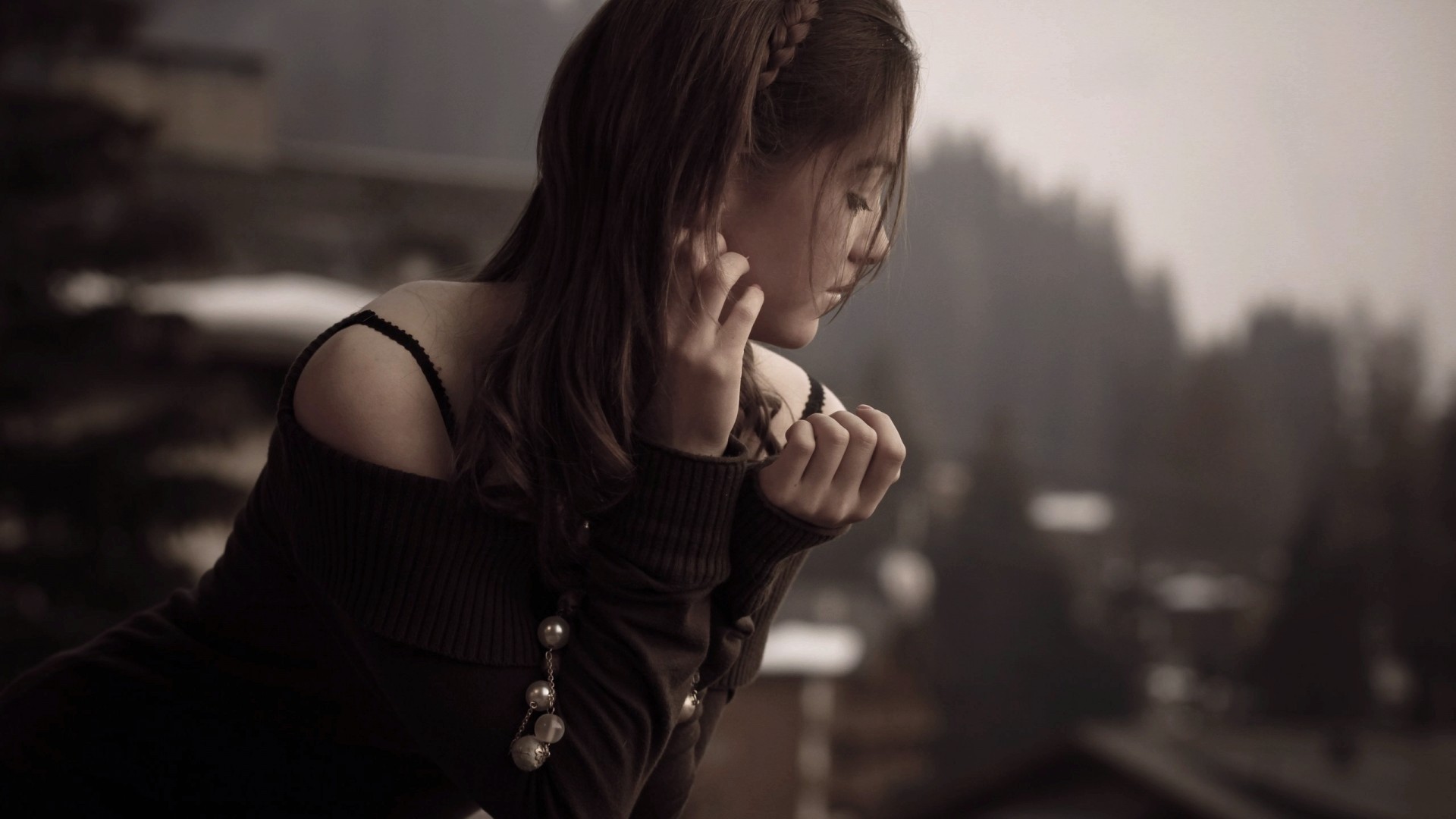 桌面上的壁纸女孩 闭目 人像摄影