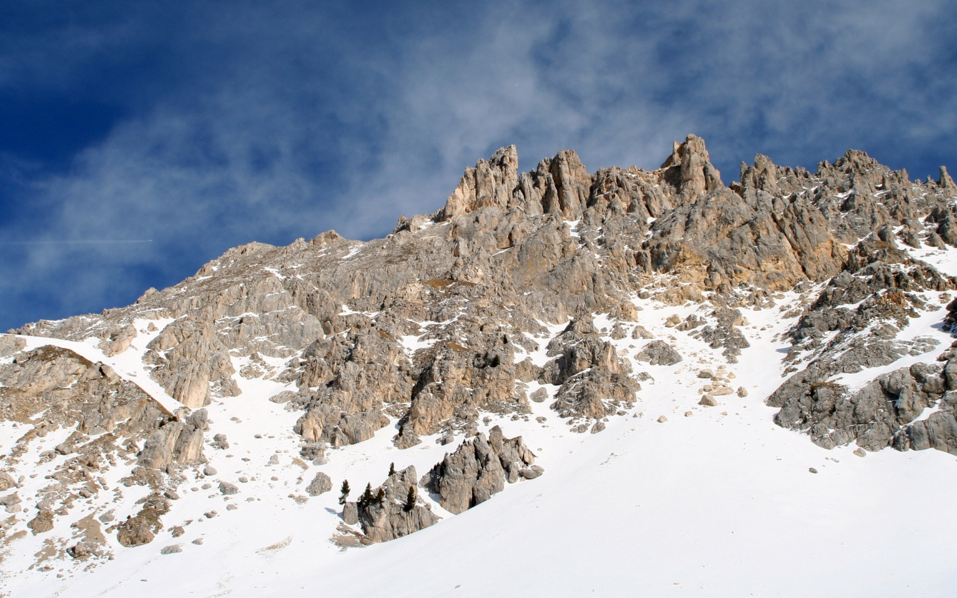 Wallpapers snow winter snow in the mountains on the desktop